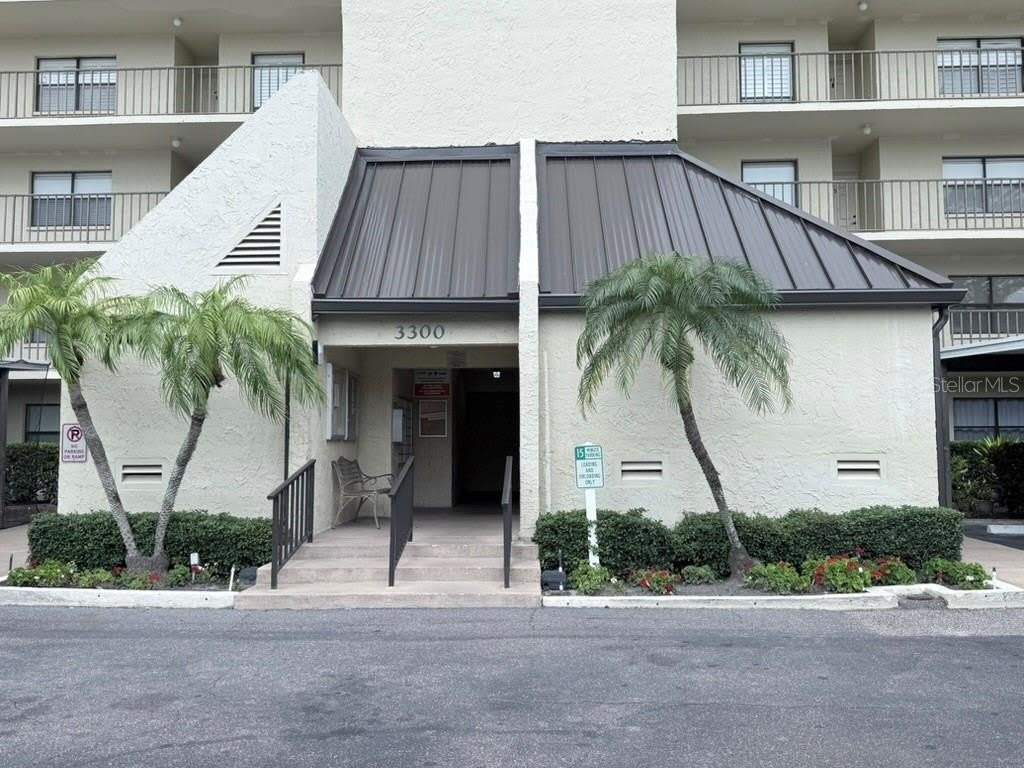 3300 COVE CAY Drive – photo 1