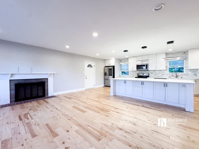 11901 Crestwood Avenue South – photo 3