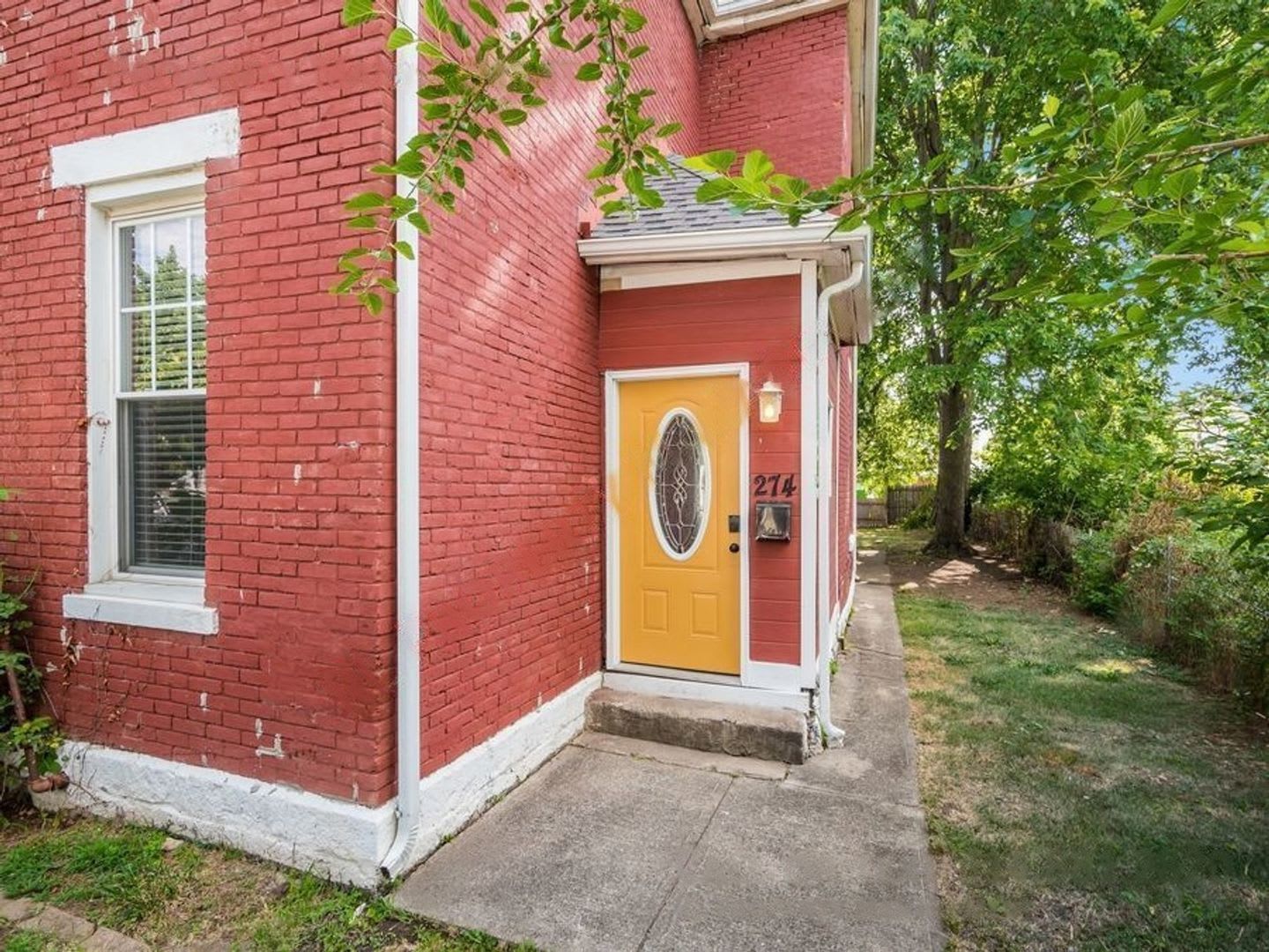 Beautifully Renovated Brick Home in East Franklinton Arts District – photo 2