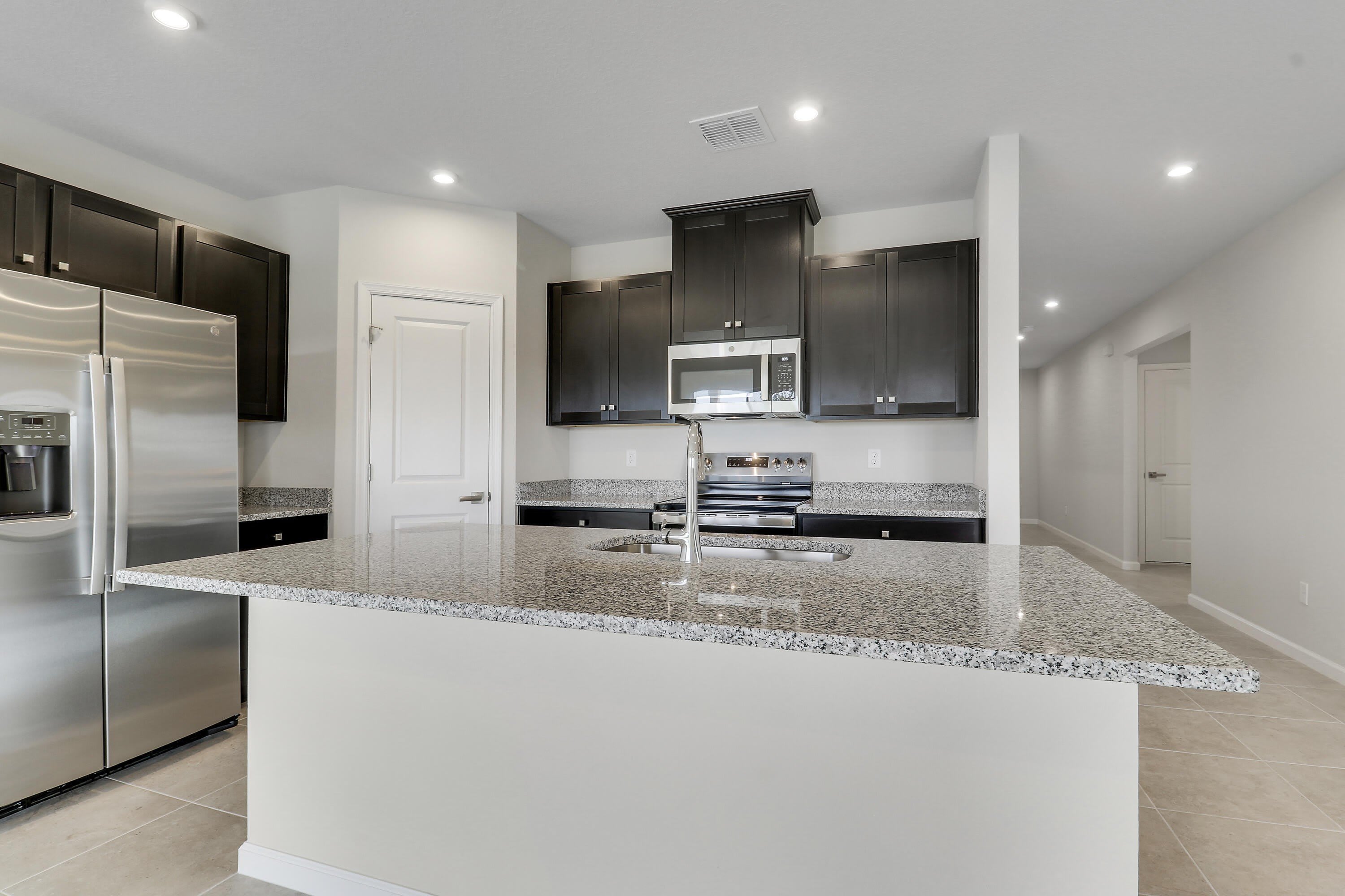 15404 SW American Street – photo 5
