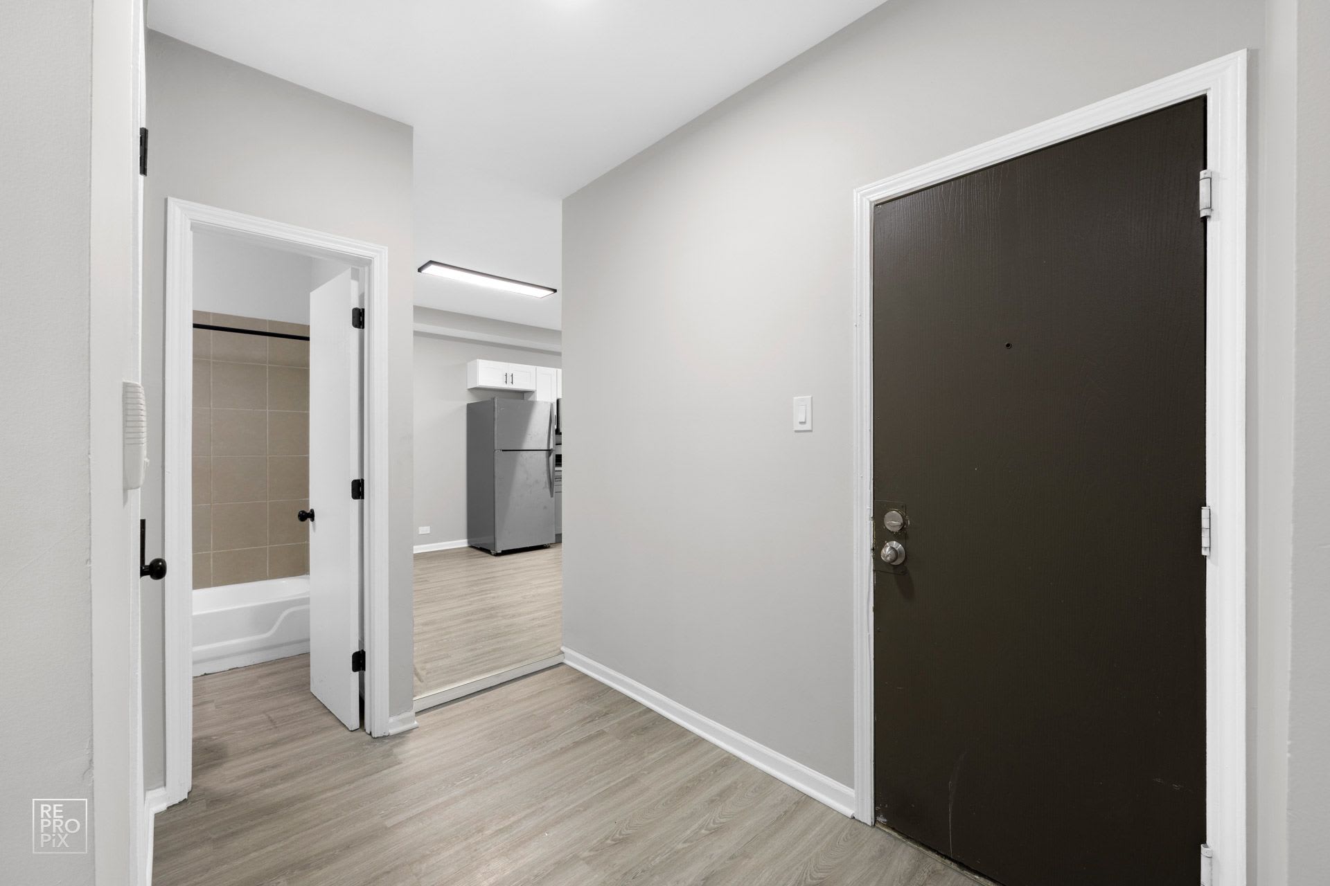 7316 S Jeffery Blvd – photo 2
