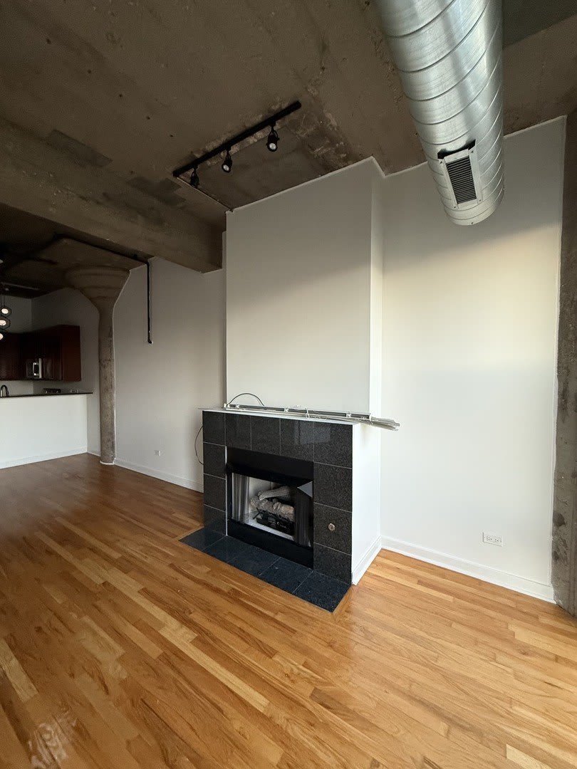 1071 W 15TH Street – photo 4