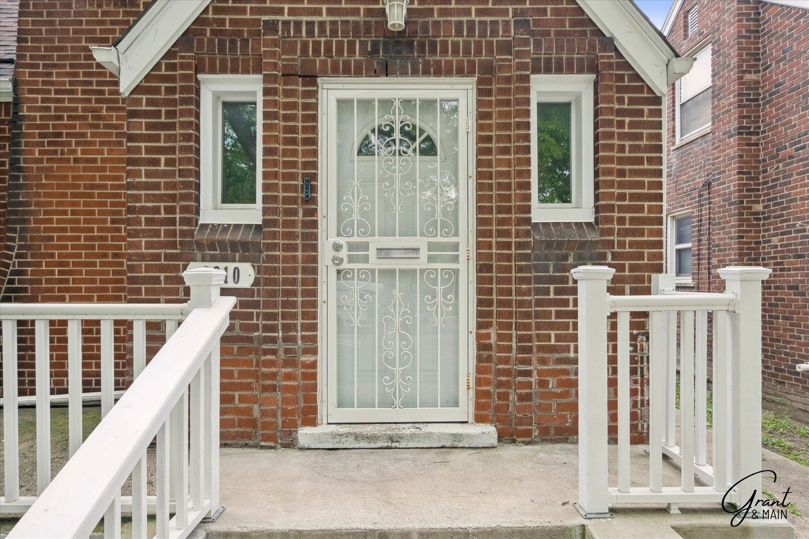 1325 3 Bedroom Bungalow – photo 2