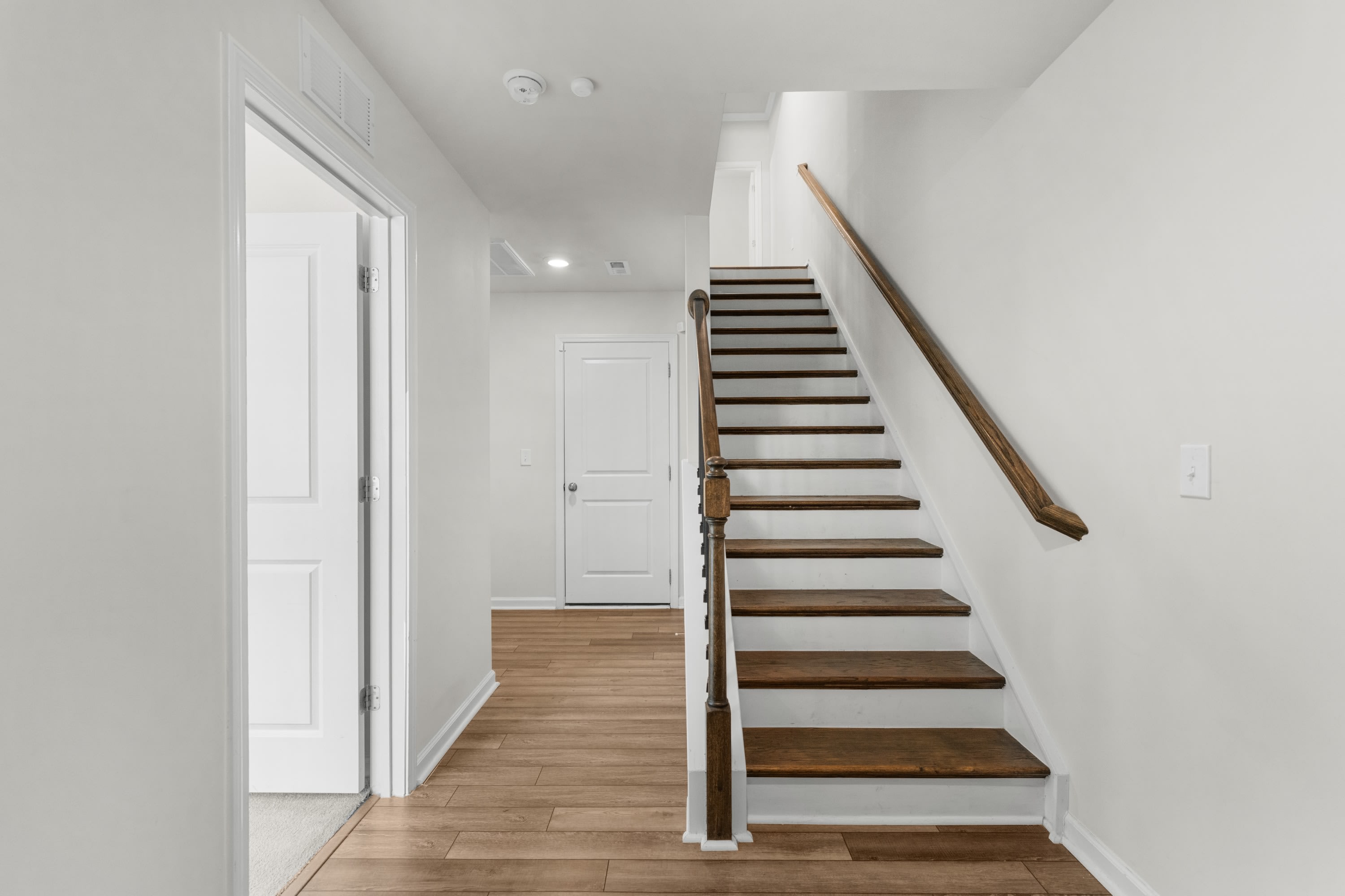 1009 Belloak Way – photo 3