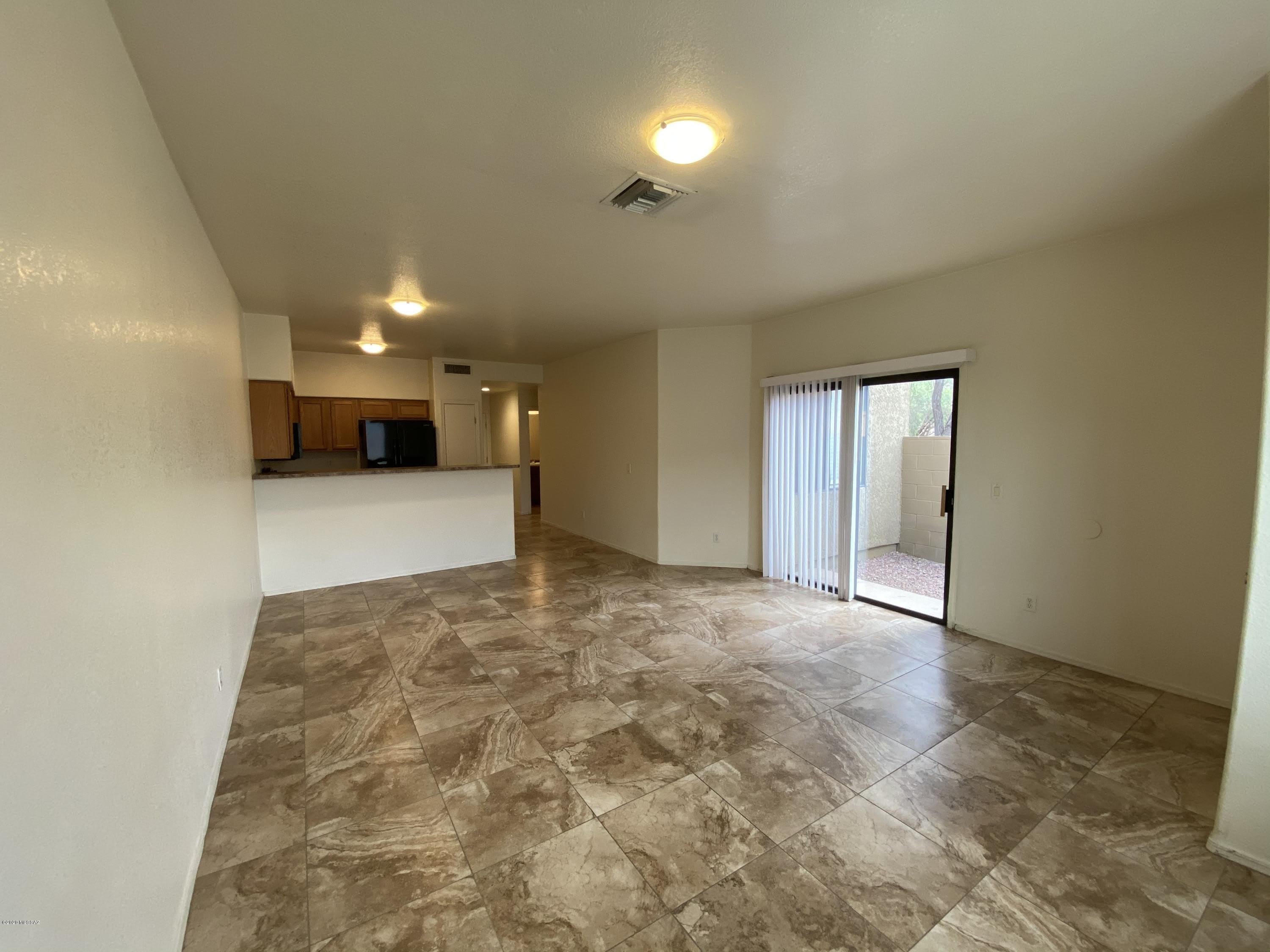 1251 E Weimer Circle – photo 4
