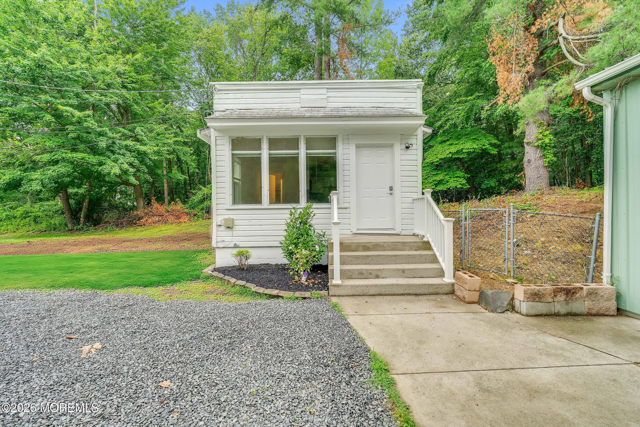 302 Schoolhouse Road – photo 4