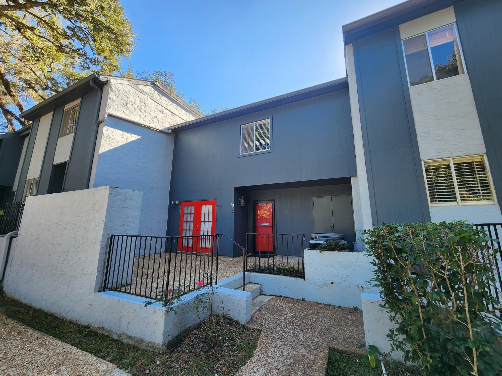 2949 N Shamrock Street – photo 1