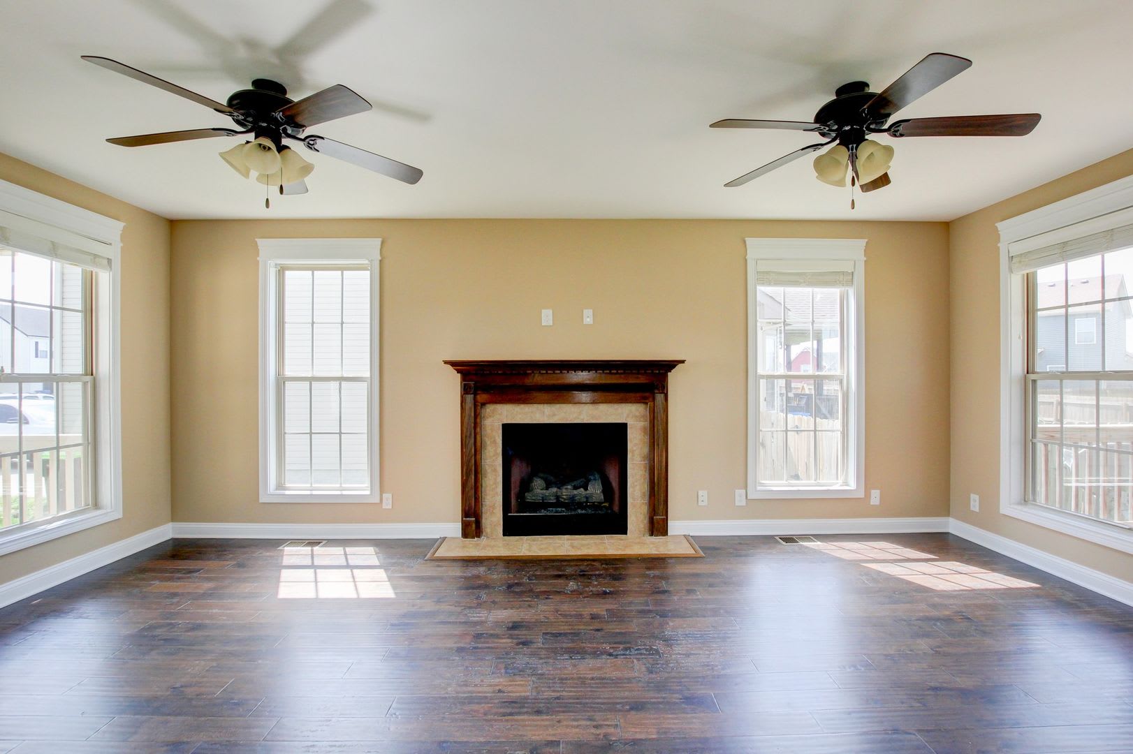 Beautiful Two Story Home With Hardwood Flooring and Fireplace – photo 3