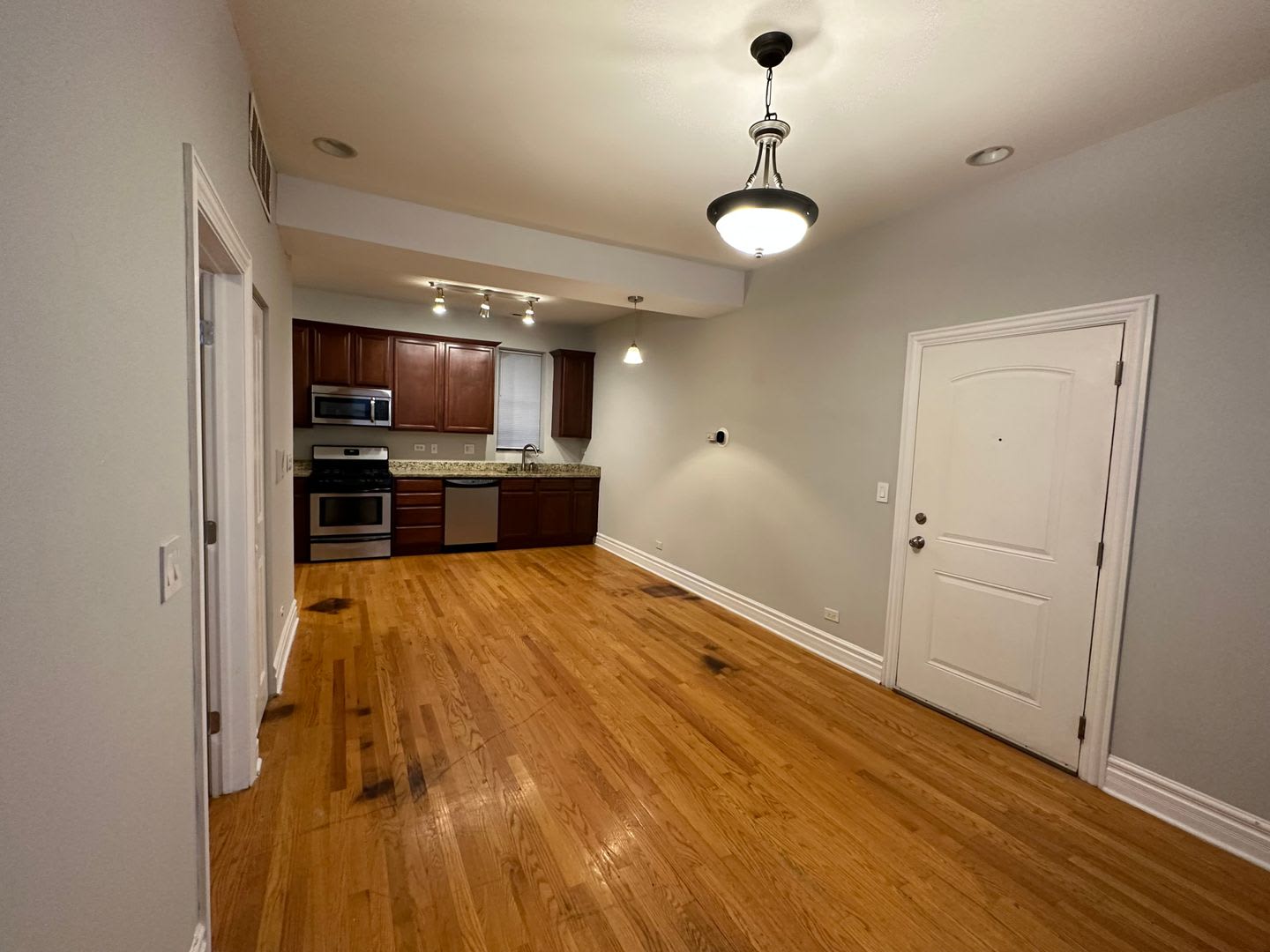 3923 W Altgeld St – photo 2