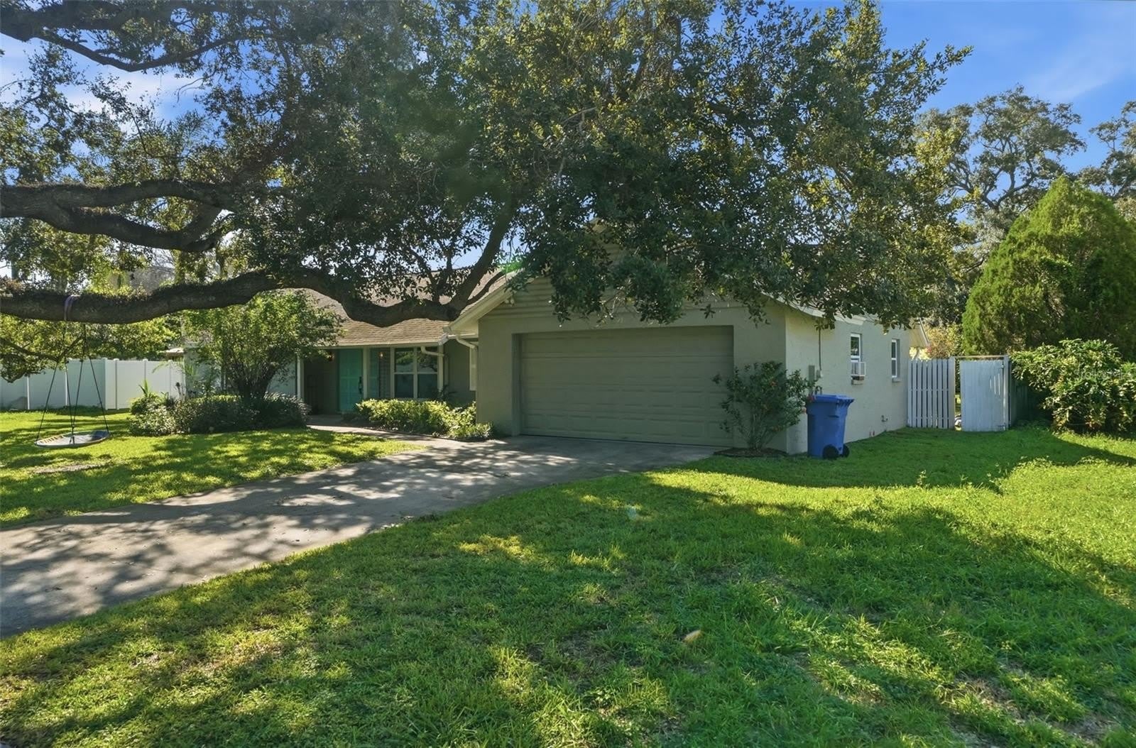 13536 LAKE MAGDALENE Drive – photo 4
