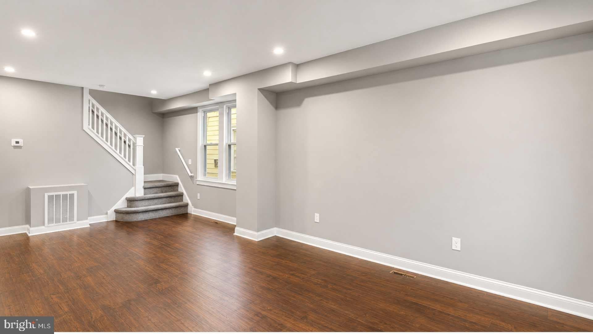 209 WOODLAWN Avenue – photo 5