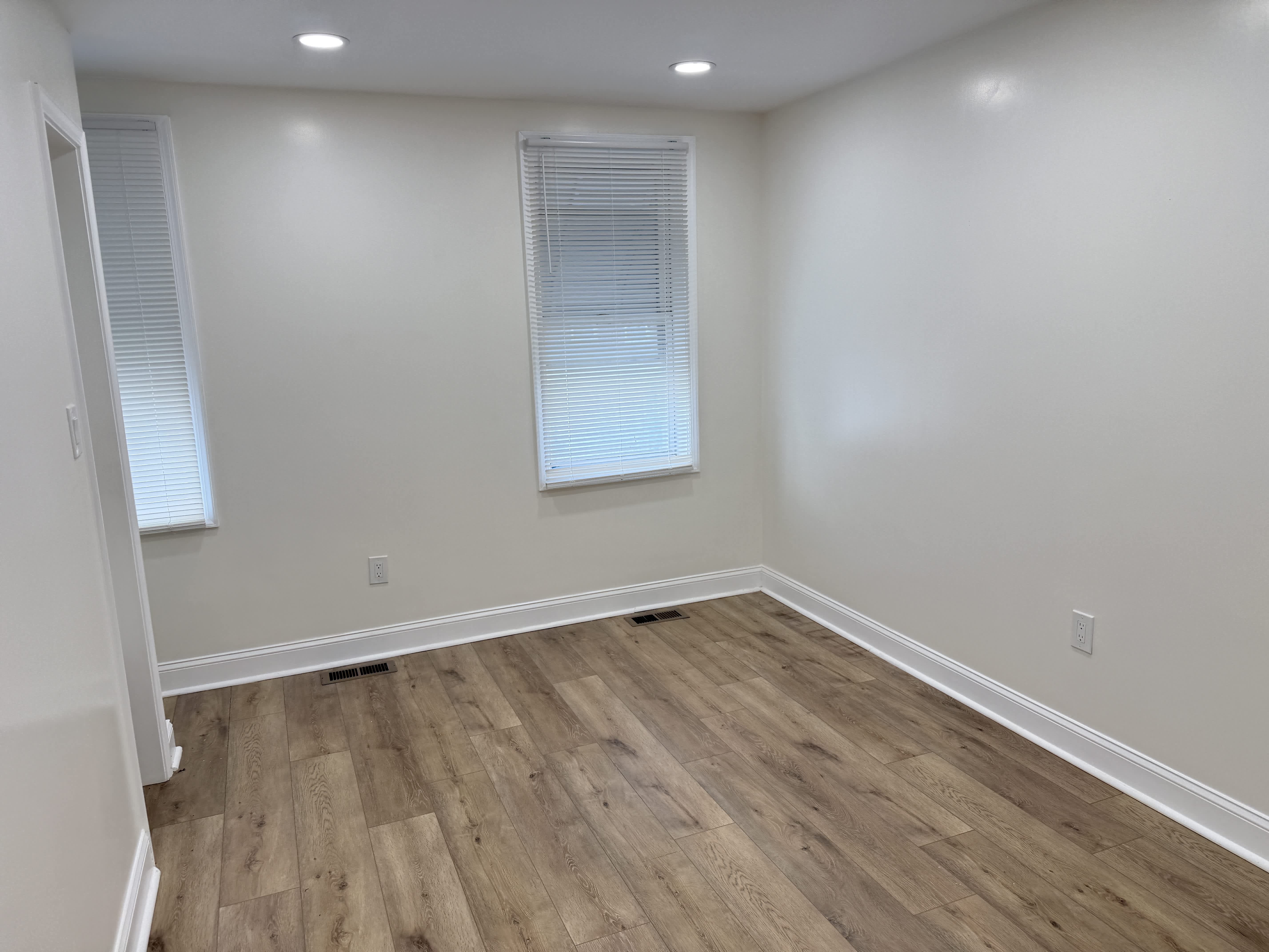 2720 E Biddle St – photo 1