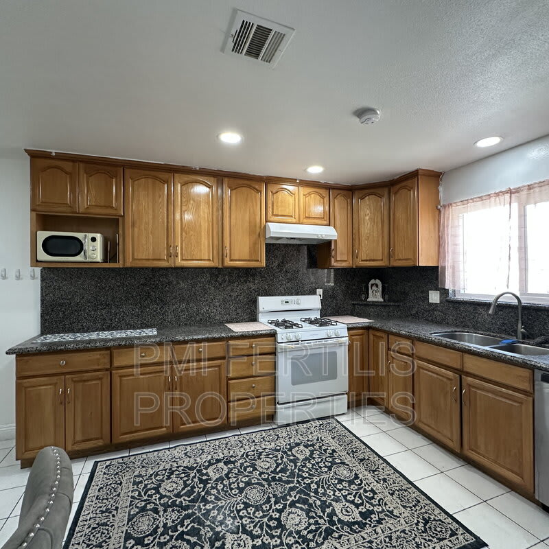 13341 Benton St – photo 2