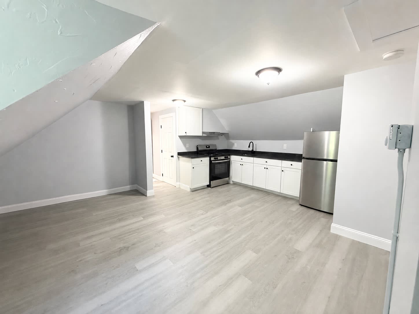155 Oak St. Unit 3 – photo 3