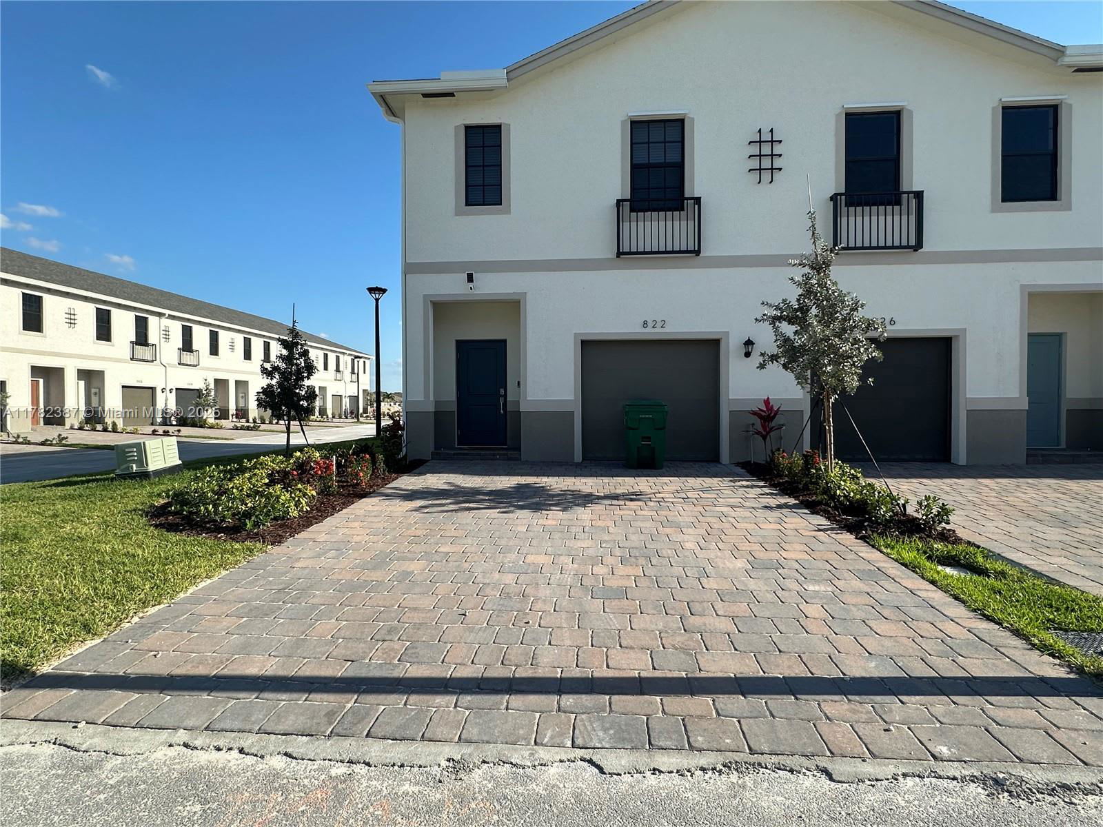 822 Southwest 11th Terrace – photo 1