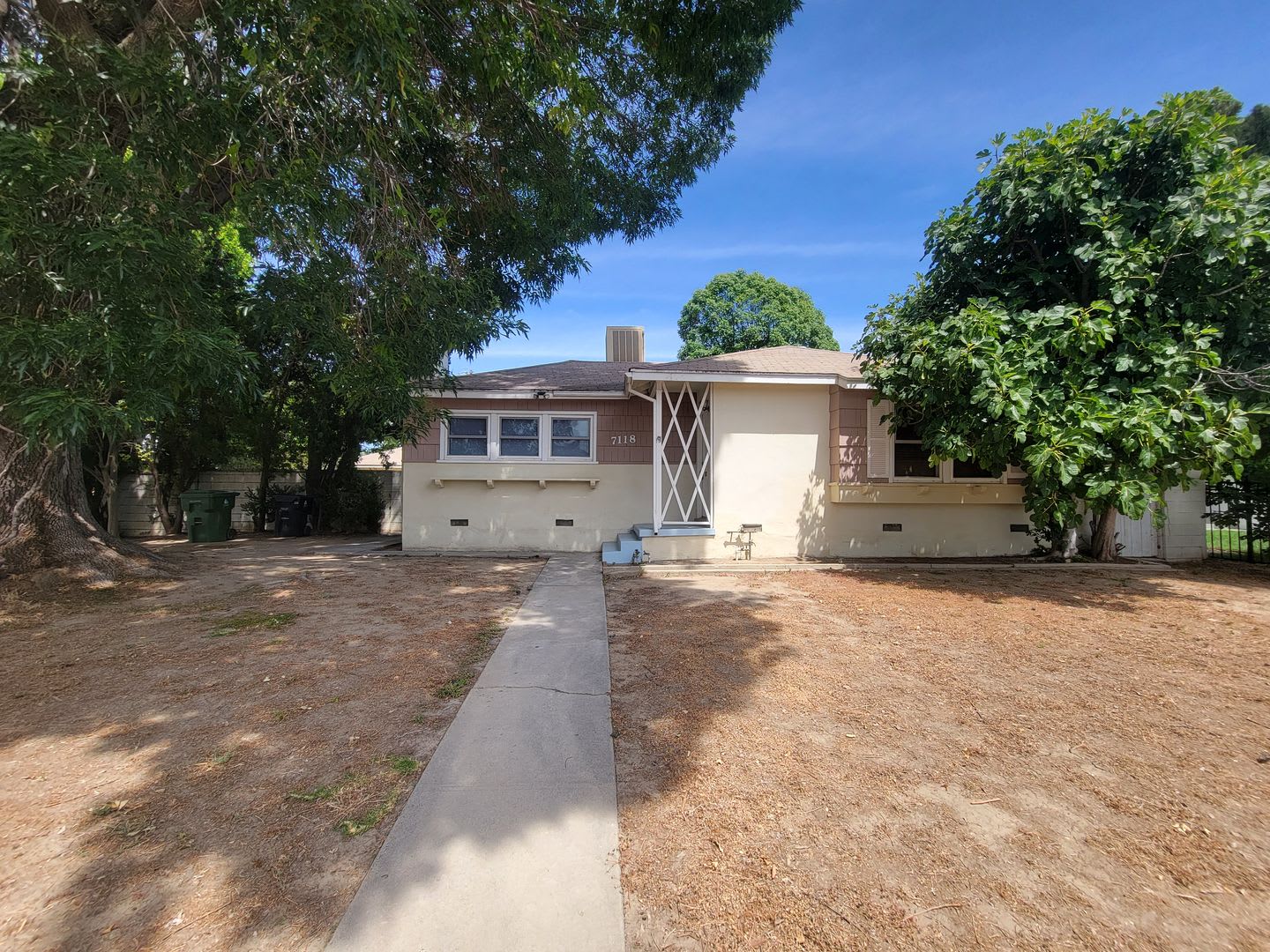 Spacious 3 Bedroom Canoga Park House – photo 1