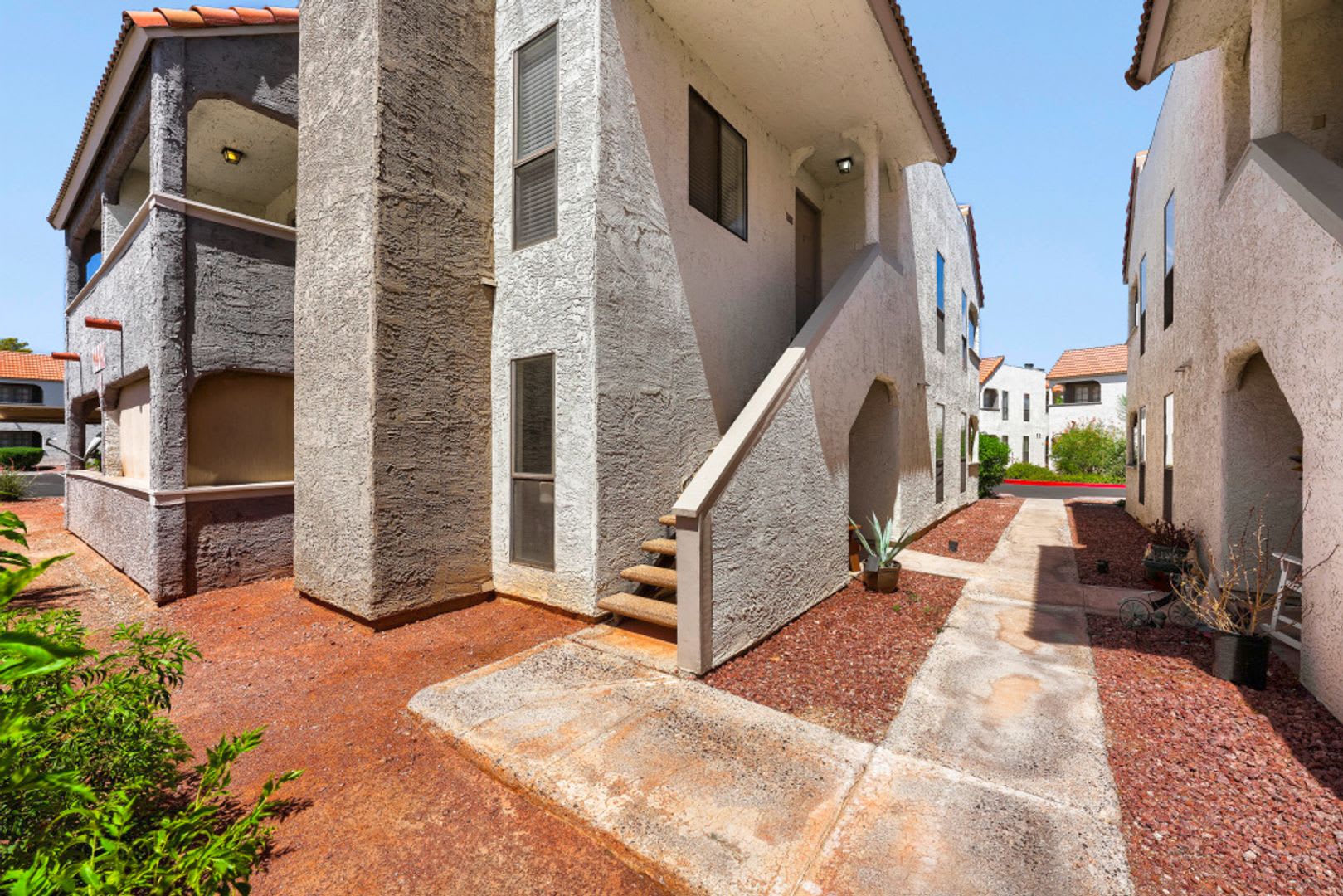 Clean 2 Bedroom 2 Bath Henderson Condo – photo 1