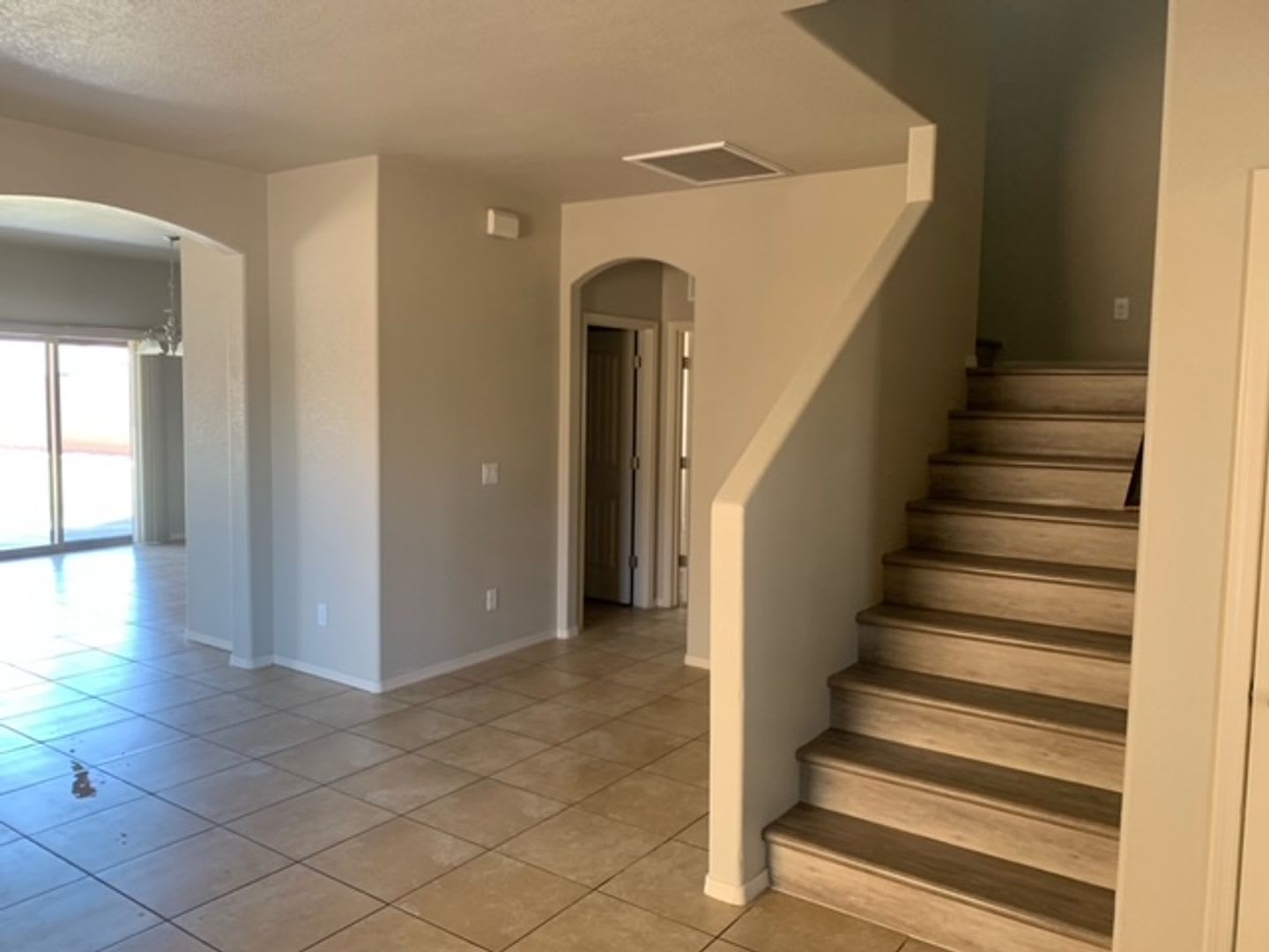 Available Rental – photo 2