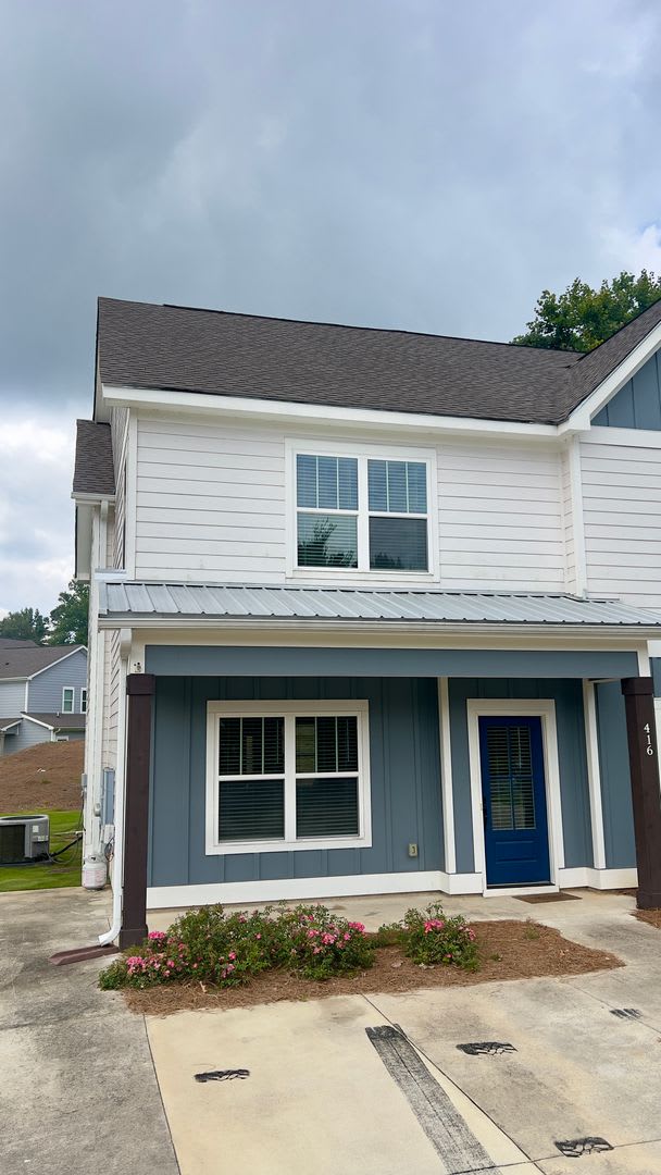 Available Home in Ross Park! – photo 1