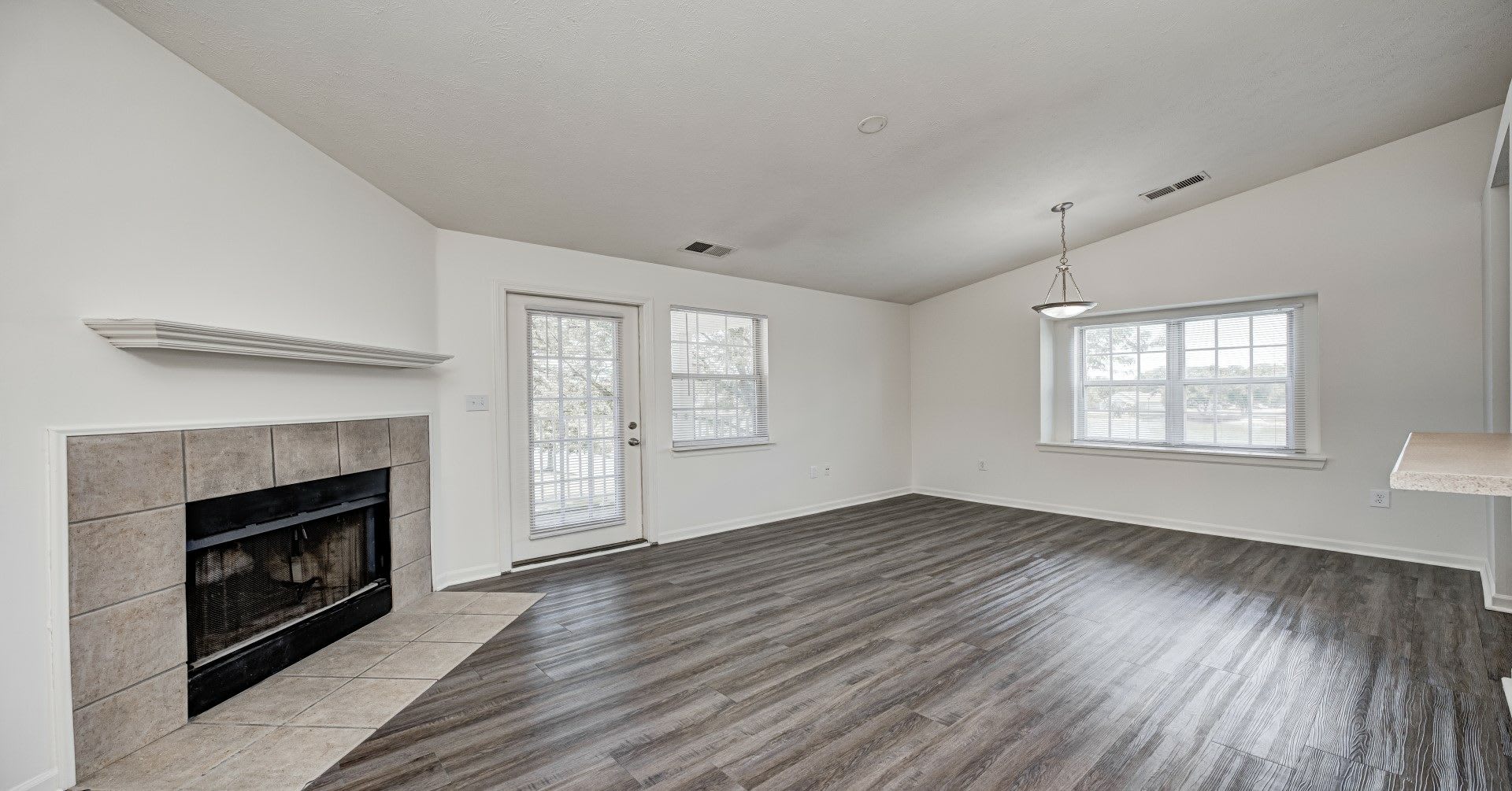 BayShore Apartments – photo 2