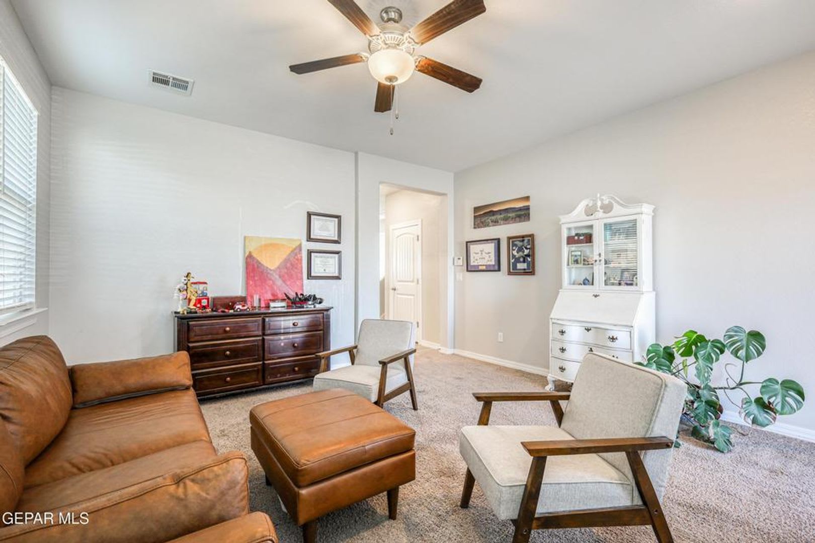 Immaculate Two Story Eastside Home With Refrigerated Air Located In Quiet Neighborhood – photo 3