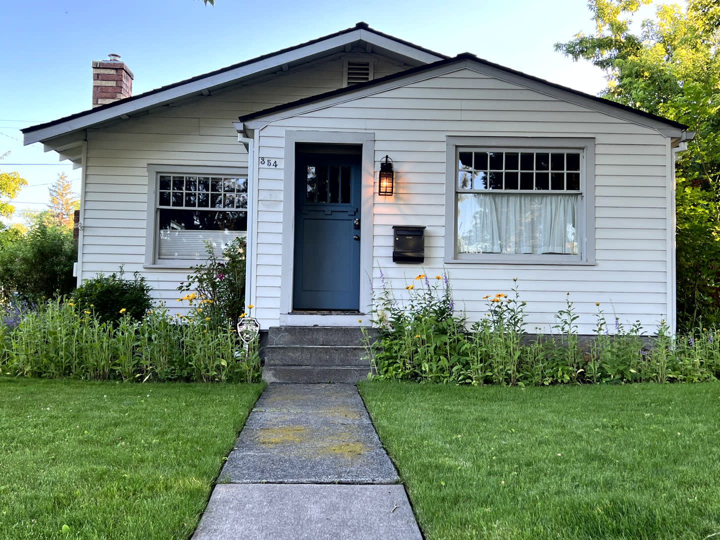 Charming Historical Home Desirable Downtown Location Flexible Lease Terms 30 Day Min All Utilities Incld – photo 2