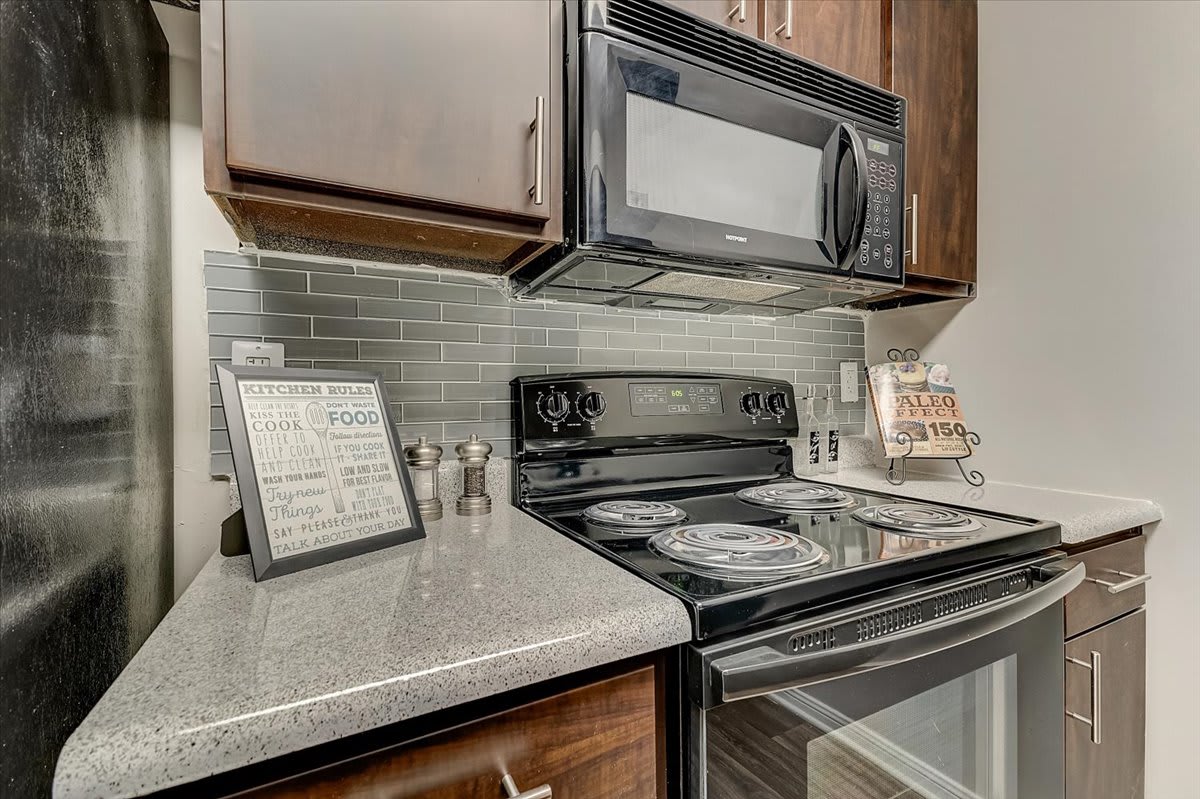 WatersEdge Denton Apartments – photo 3