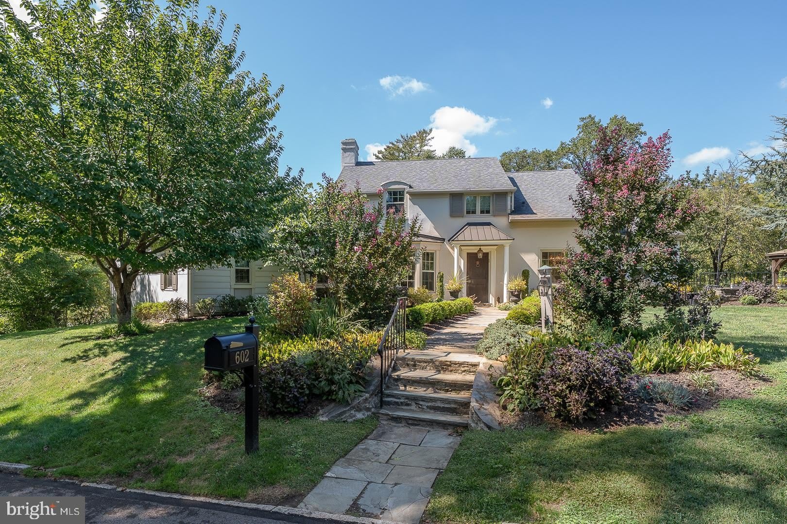 602 MONTGOMERY SCHOOL Lane – photo 2