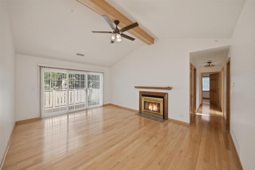 1671 Grosvenor Cir – photo 2