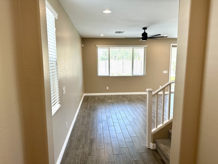 2930 East Sunland Avenue – photo 2