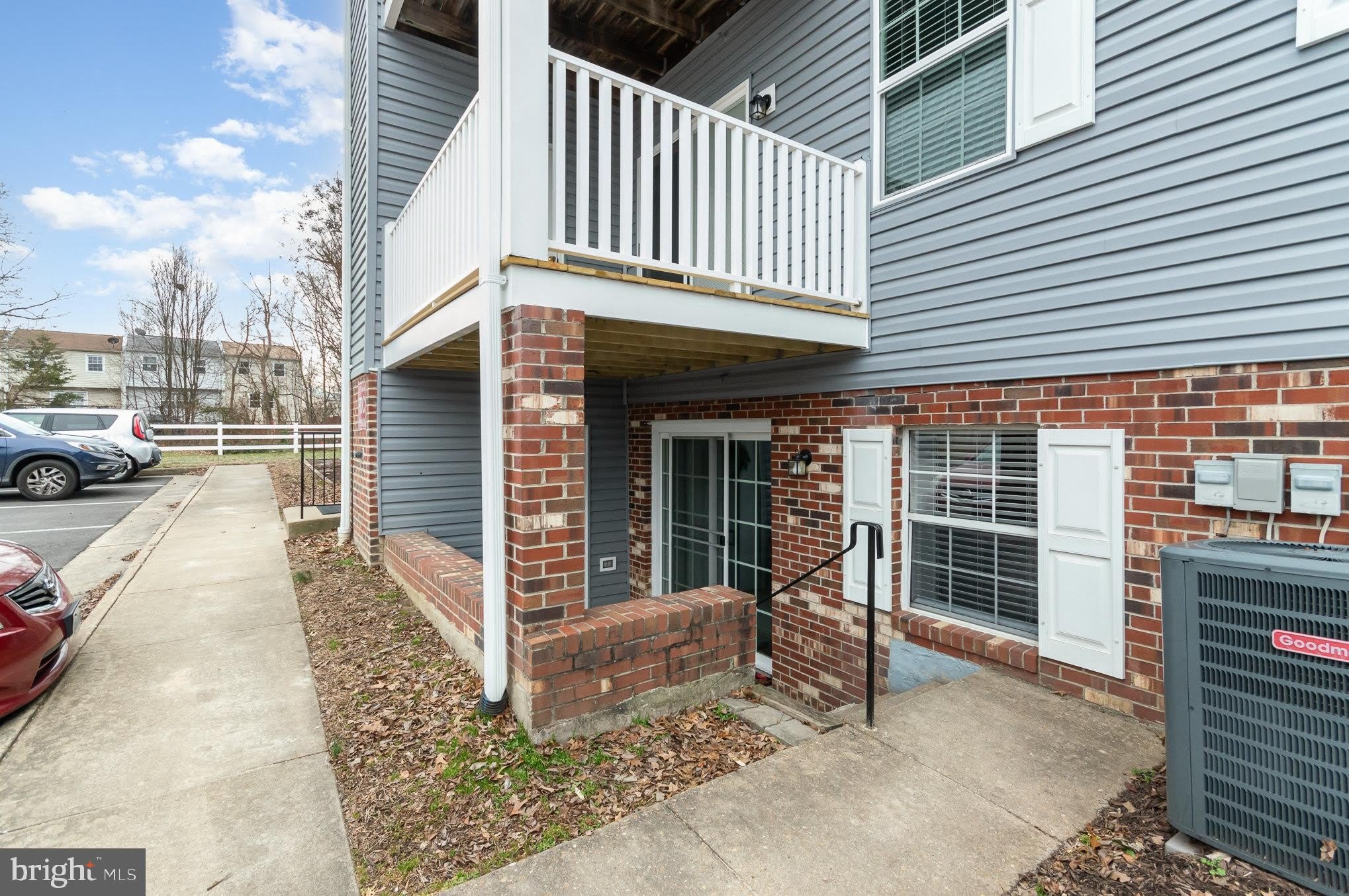 100 GROSVENOR Lane – photo 3