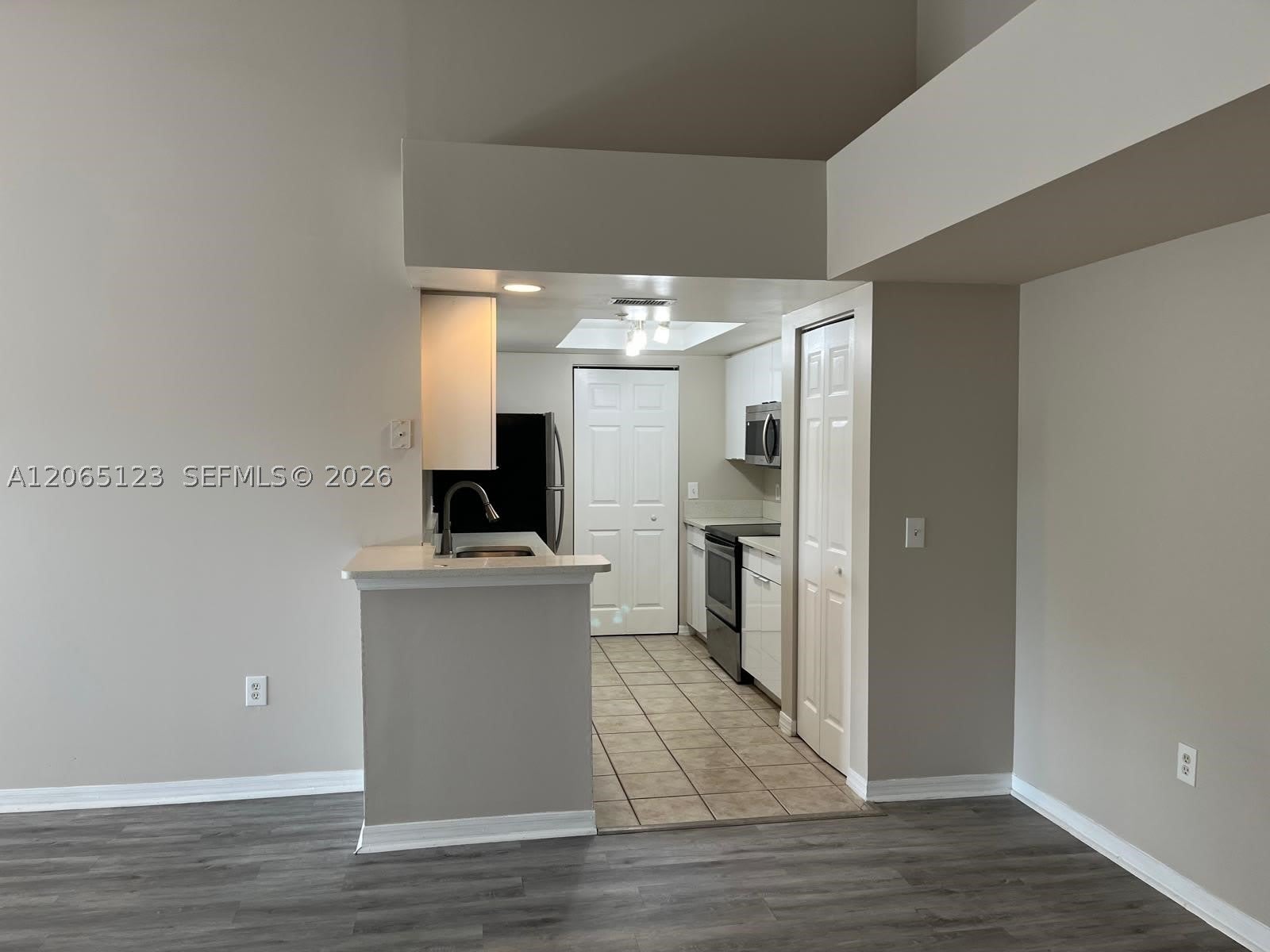 4171 N Haverhill Rd – photo 5