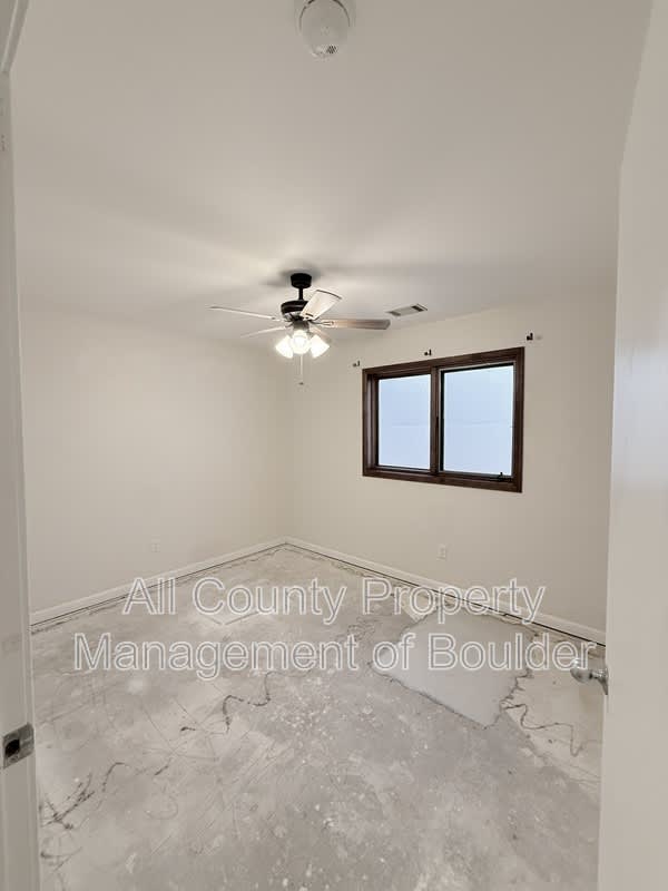 1576 Bradley Drive – photo 5
