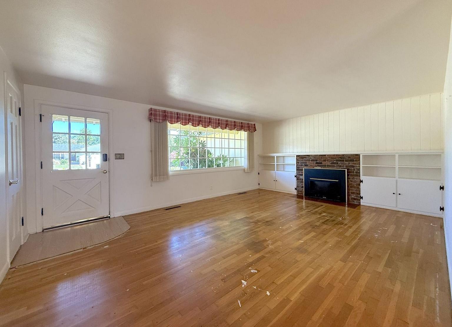 2172 ROLAND WAY – photo 2