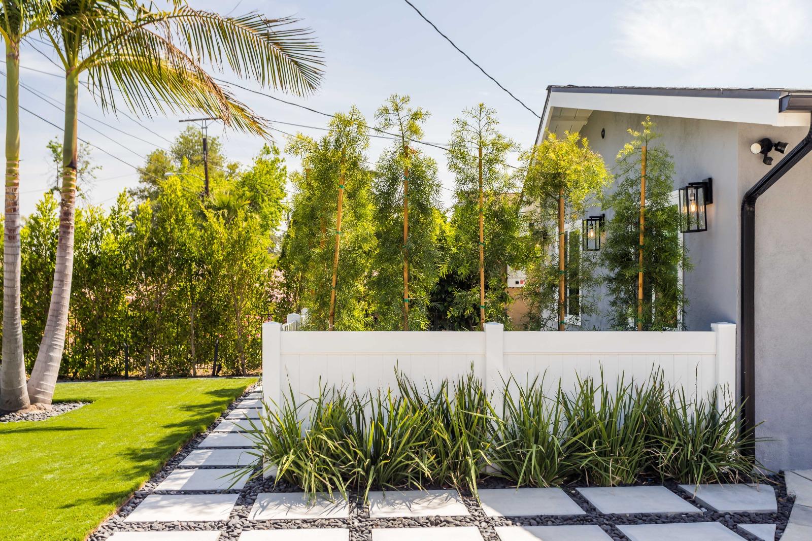 6543 Van Nuys Boulevard – photo 4