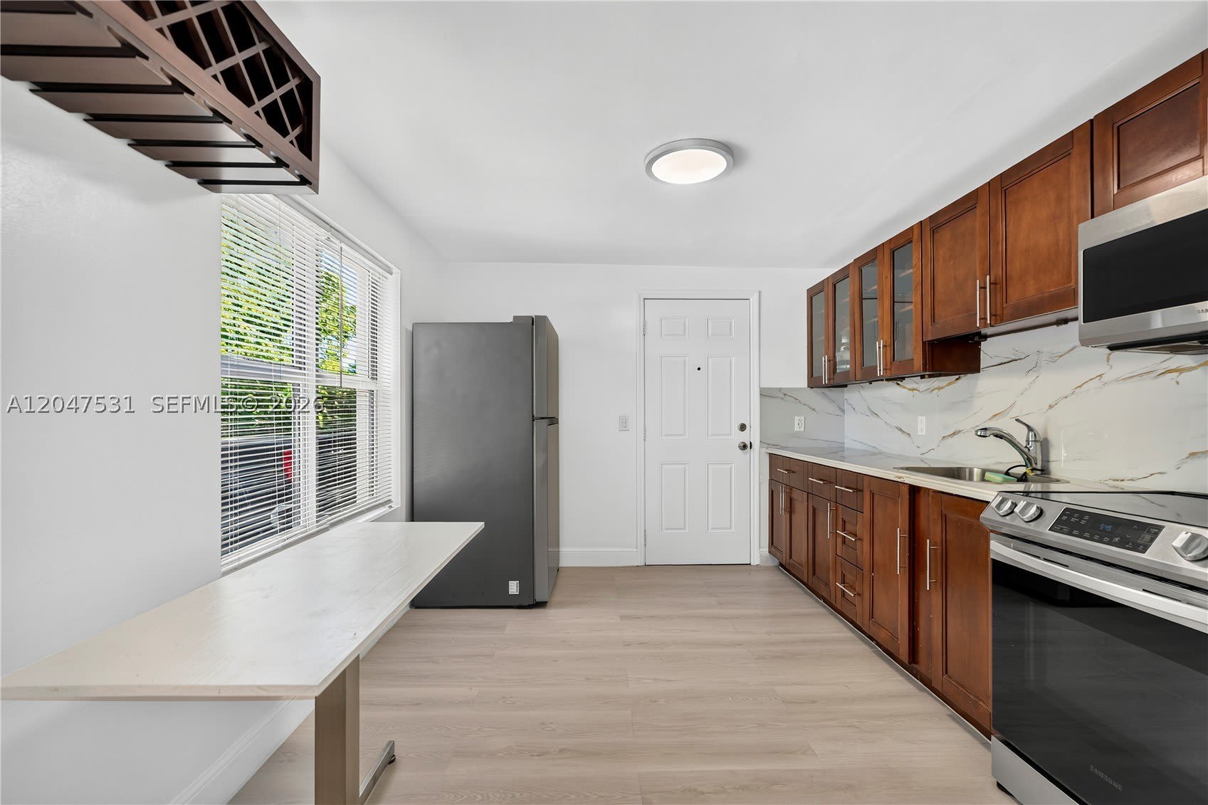5800 Taylor St – photo 4