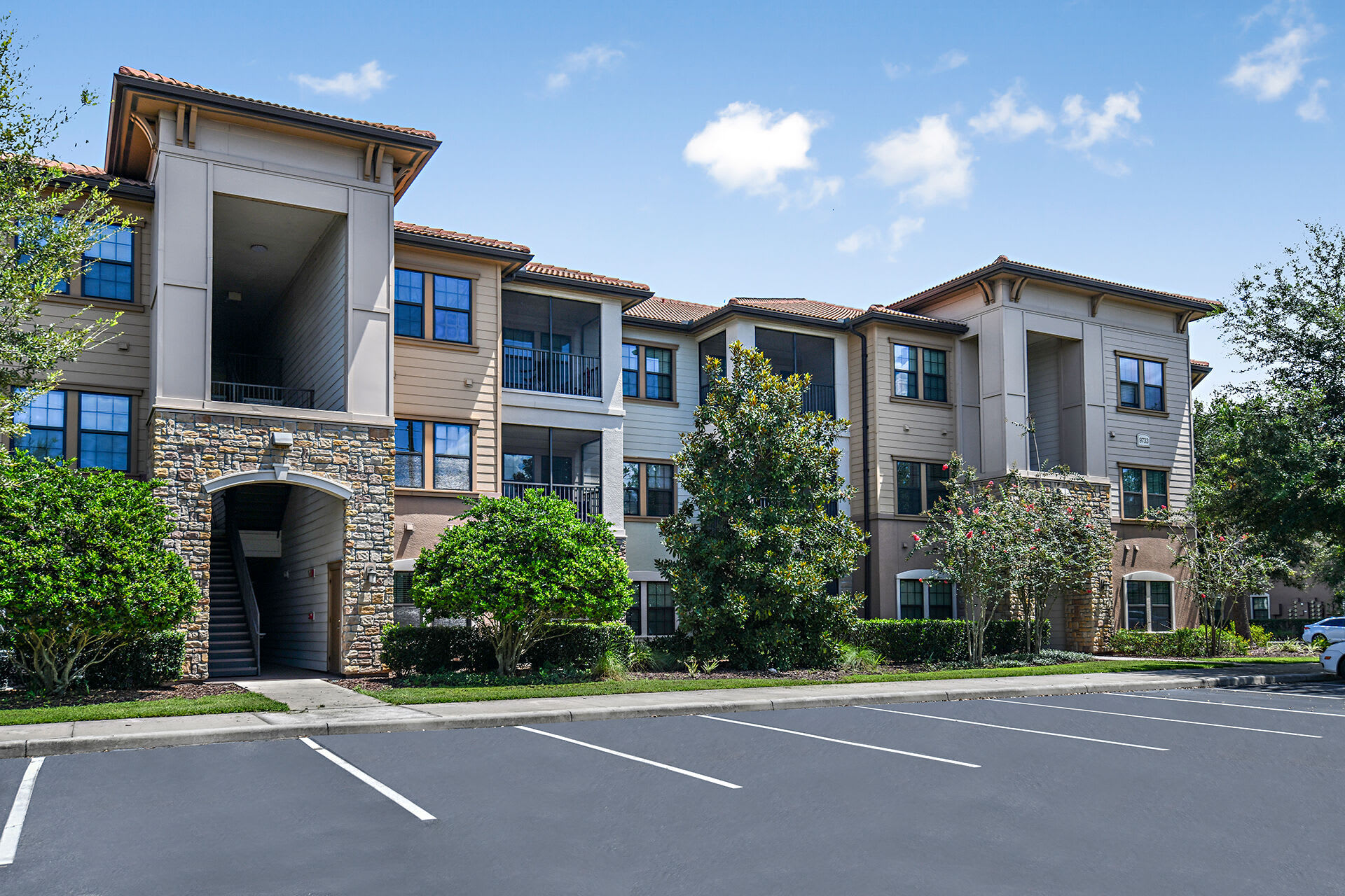 Sanctuary at Eagle Creek Apartments – photo 4