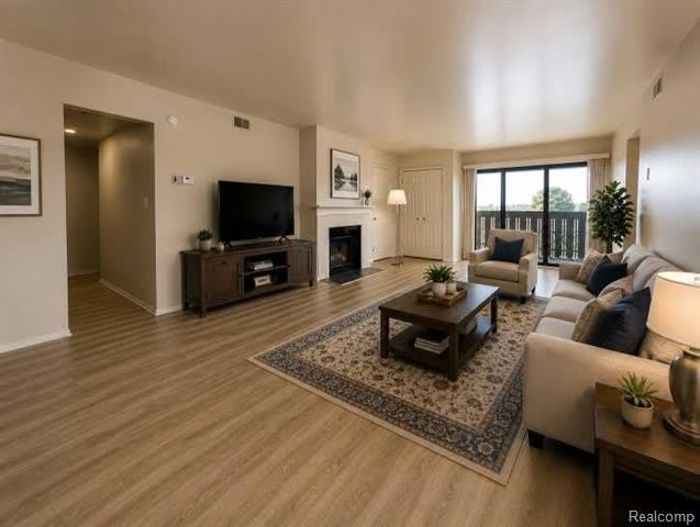 1315 S MAPLE Road – photo 2