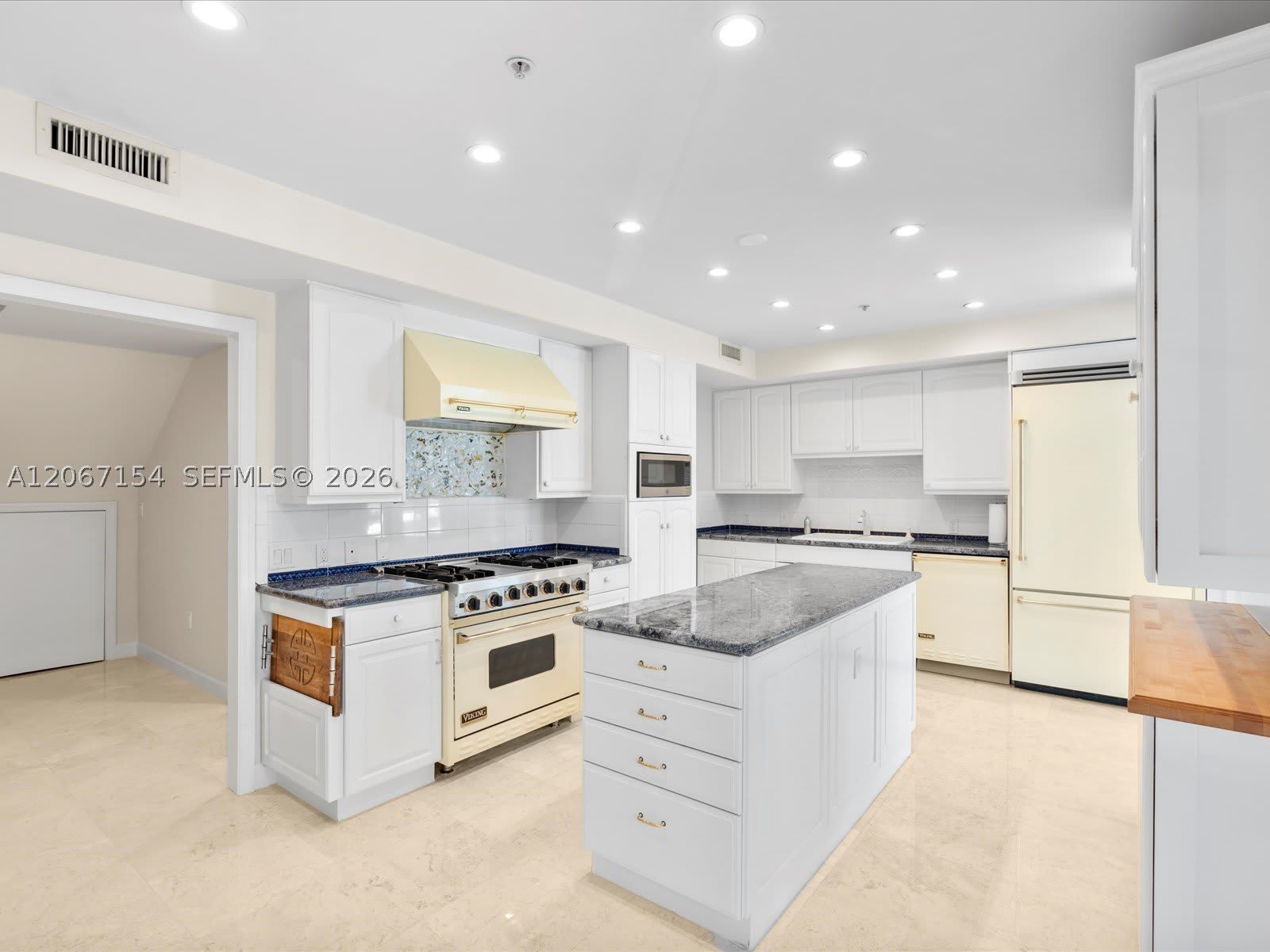 730 3rd St – photo 4