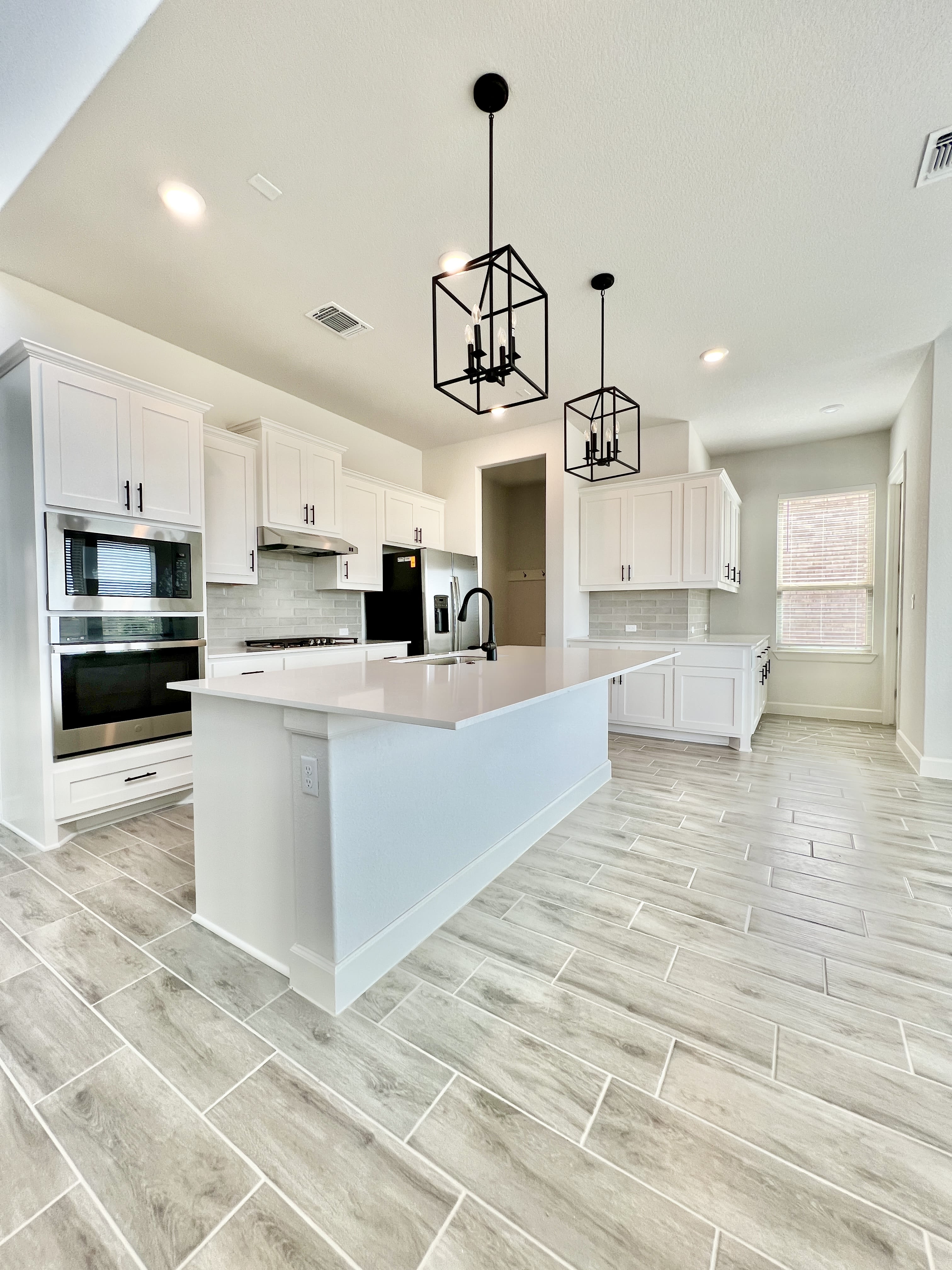 6904 Empresa Drive – photo 5