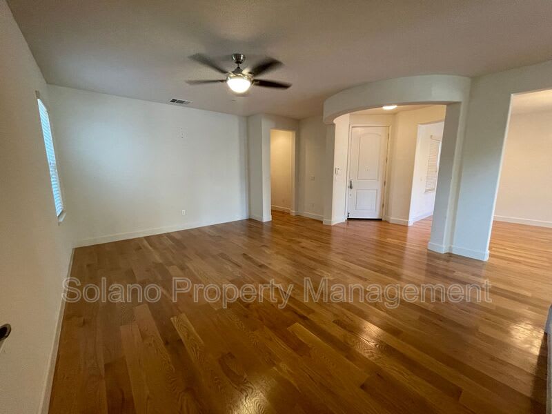 2024 New Castle Dr. – photo 2
