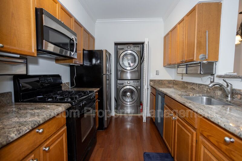 2204 Westcourt Ln – photo 2