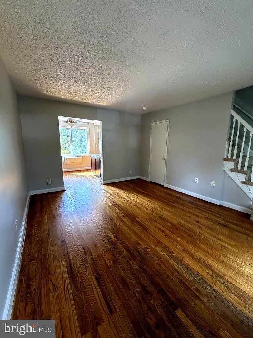 422 EARL ST – photo 2
