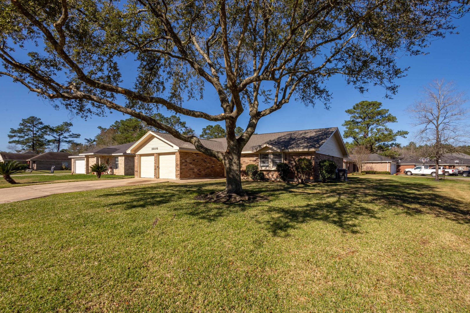 3 Bedroom, 2 Bath, Attached Garage. Dont let this one slip by. – photo 2