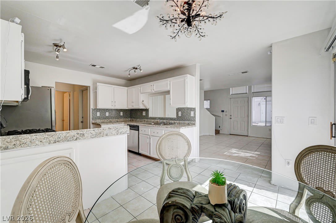 4040 Castle Cove Drive – photo 5