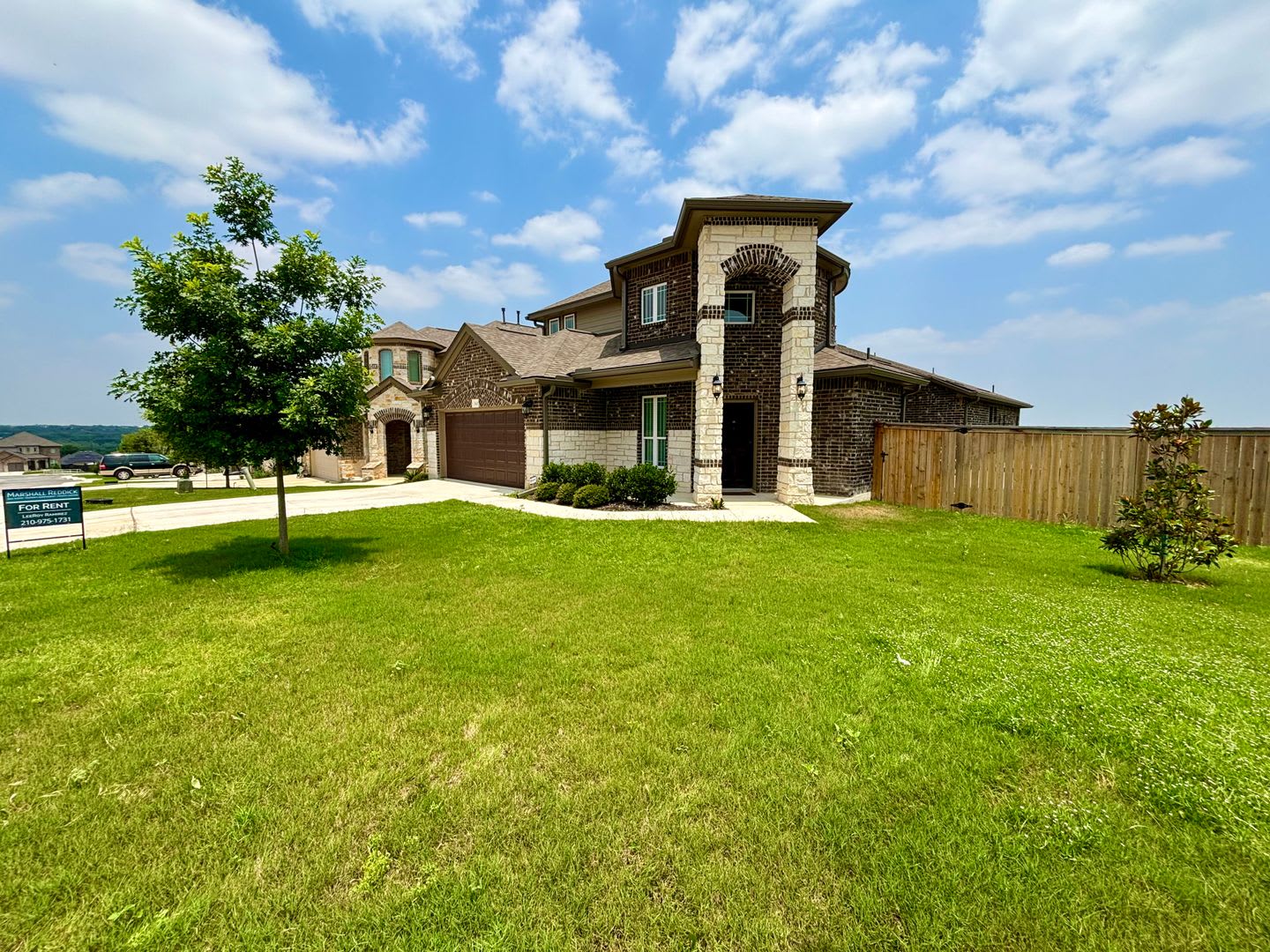 Luxury Living In Arcadia Ridge Corner Lot 3 Full Baths Resort Style Amenities – photo 3