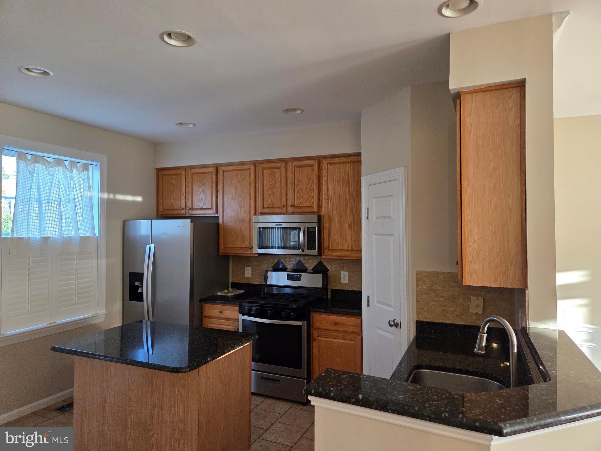 5504 SACRAMENTO MEWS Place – photo 2