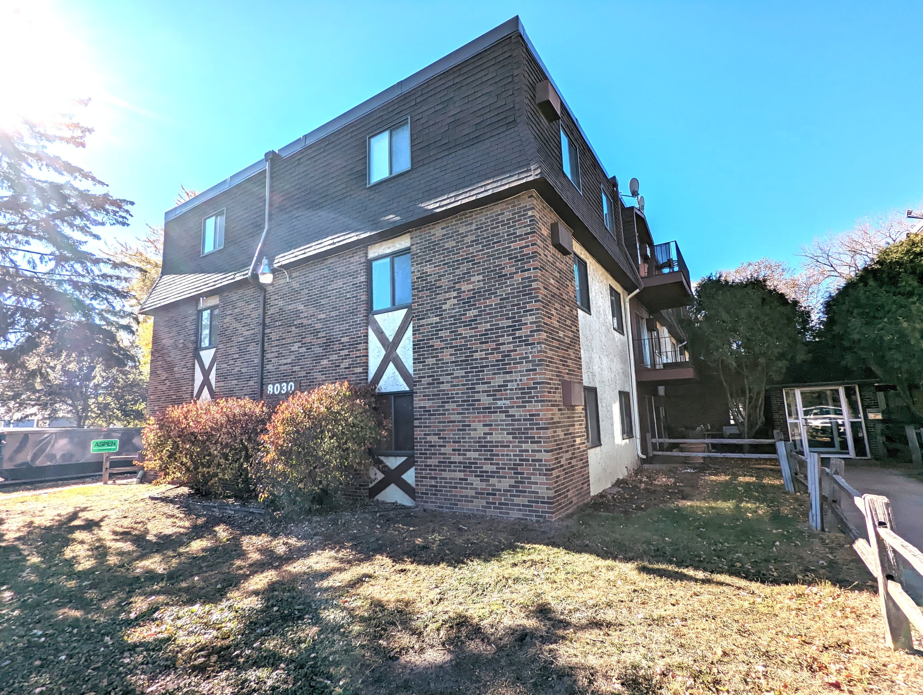 8070 Northeast Central Avenue – photo 1