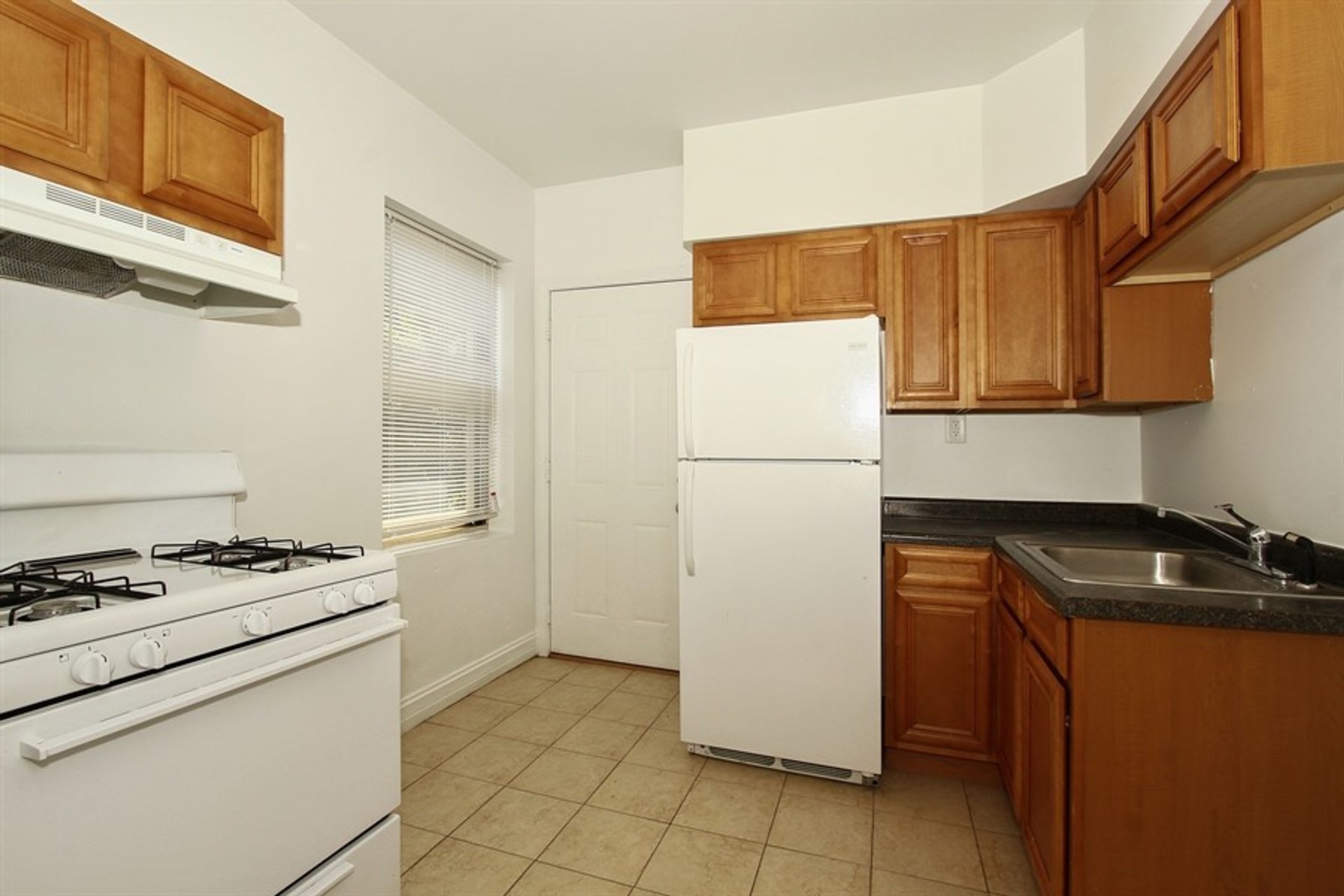 7800 S Michigan Ave – photo 4
