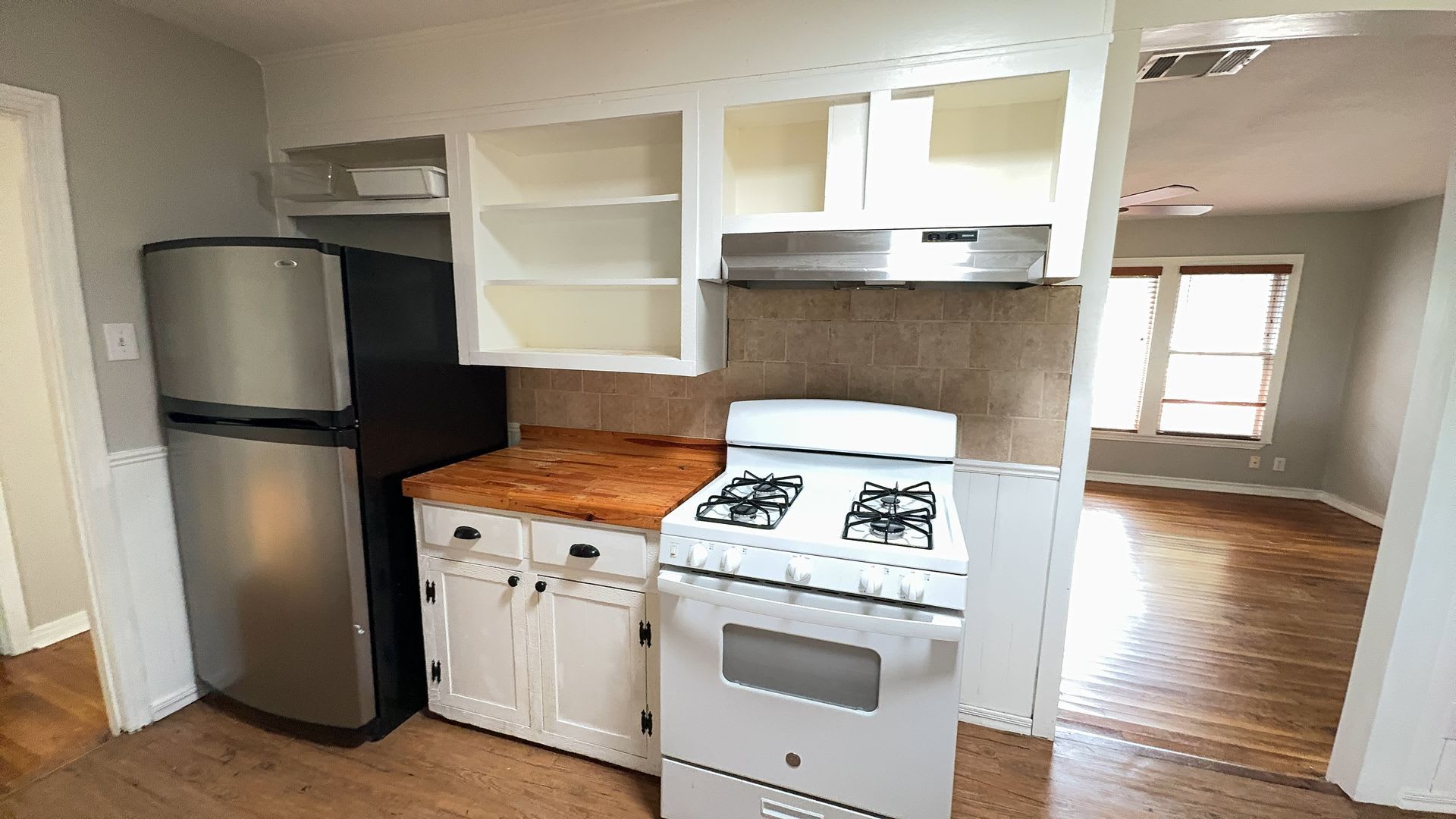 3 bedroom house! – photo 2